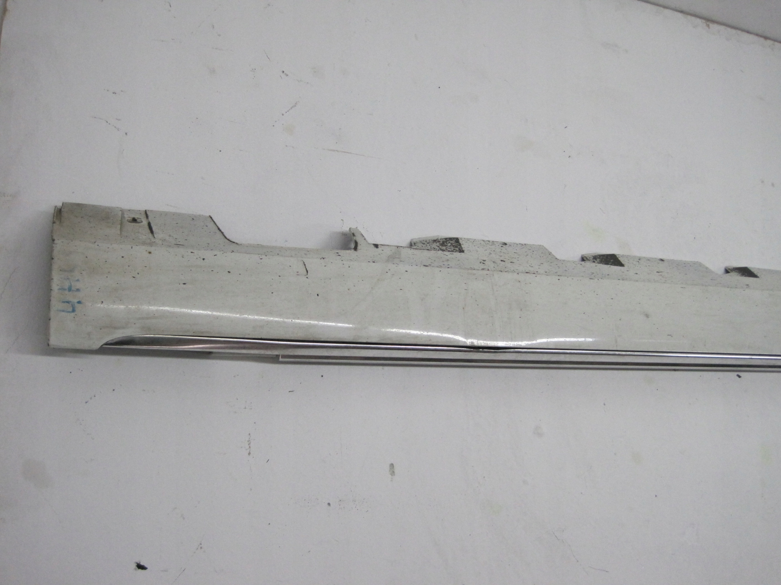 cap threshold AUDI A8 4H0 right