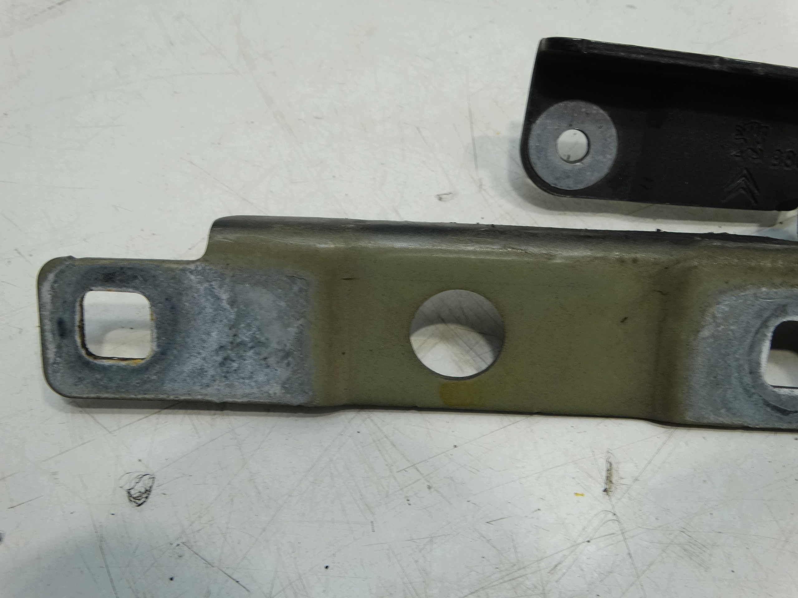 bonnet hinges left+right front CITROEN C4 CACTUS 9801113880,9801113980 KTPD
