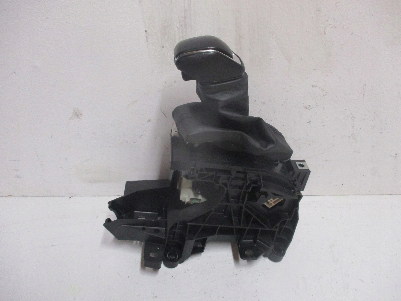 knob trim TOYOTA RAV 4 75M016-LHD