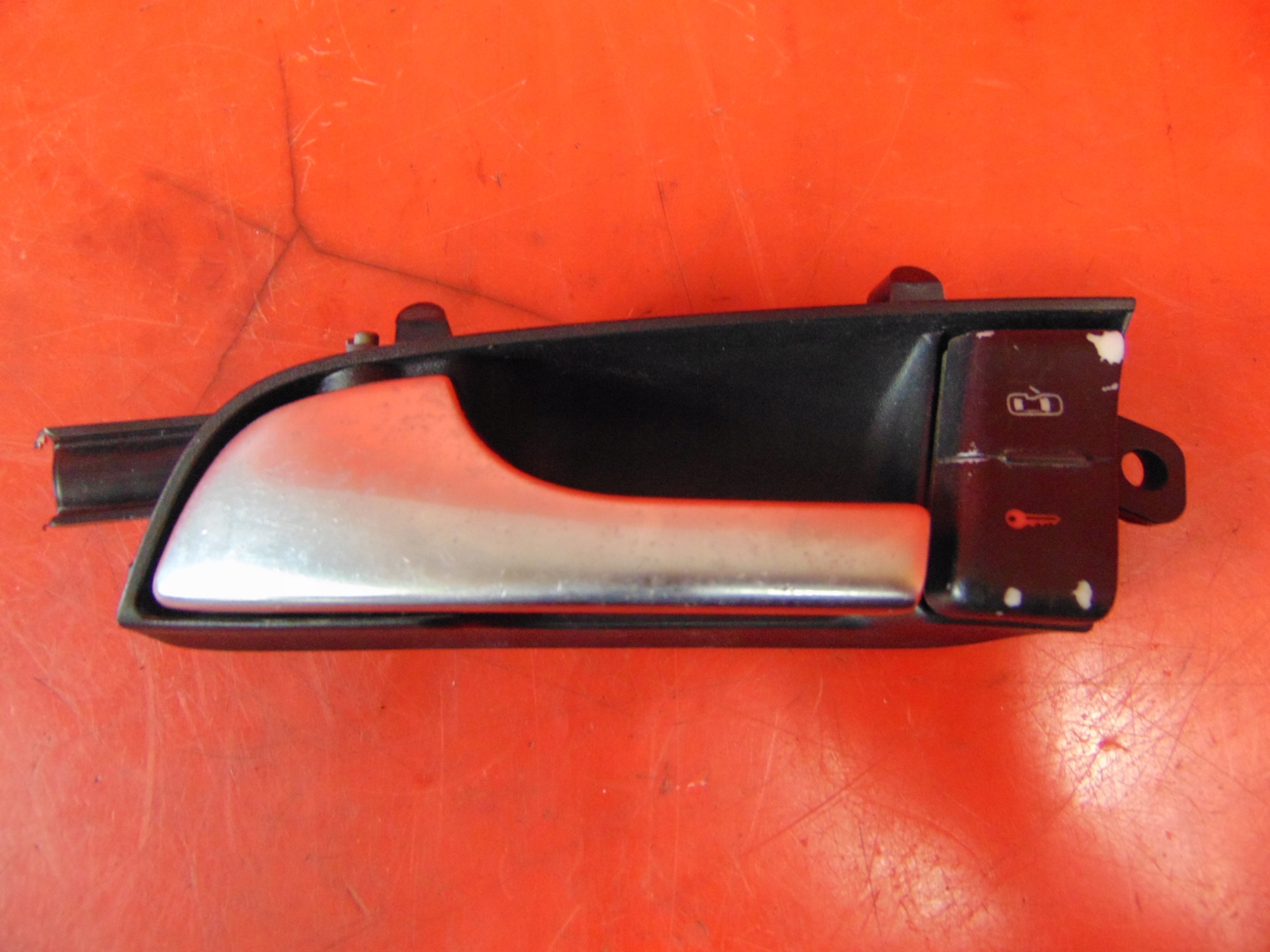 AUDI A3 8P внутренняя ручка левая передняя 8P3867019