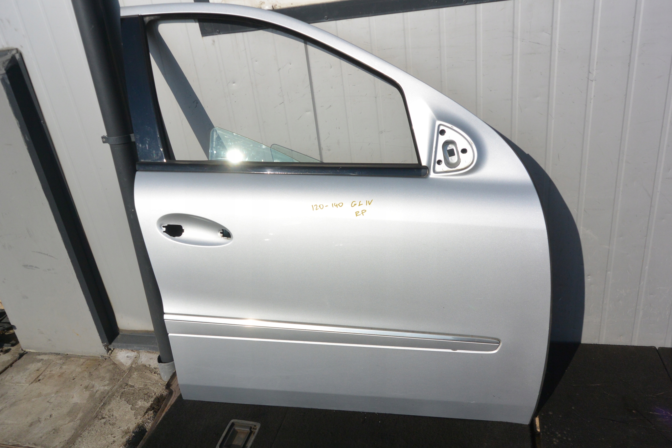 MERCEDES GL ML 164 DRZWI PRAWE PRZÓD 775 KOLOR