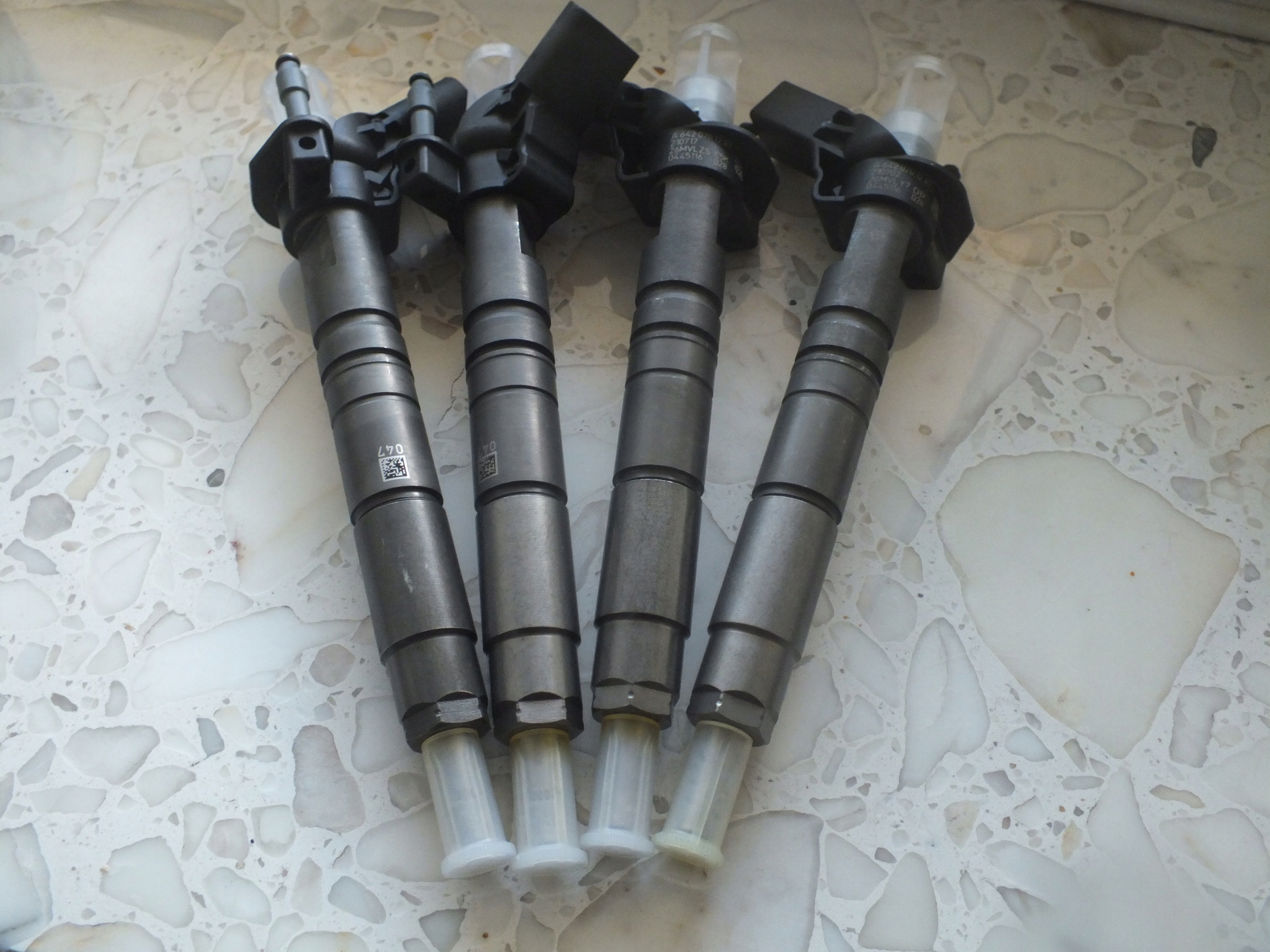 ФОРСУНКА 4SZT A6420701287 mercedes-benz Bosch