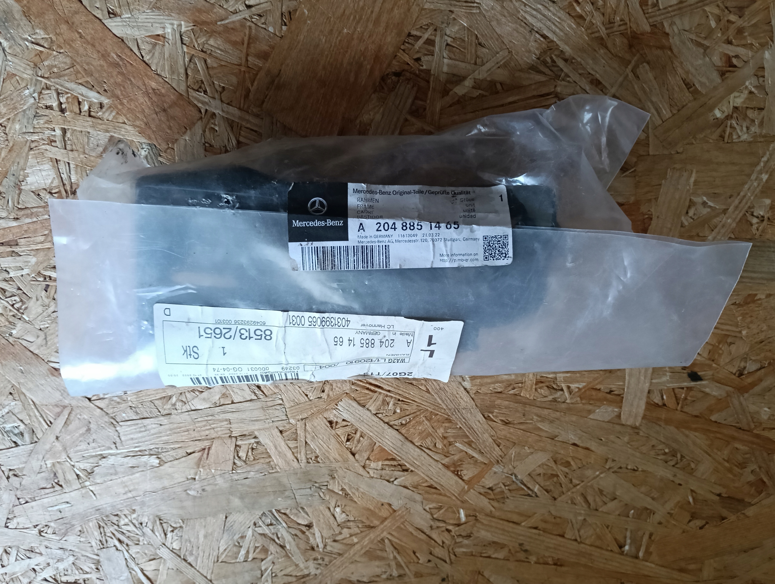 ŚLIZG ZDERZAKA TYŁ PRAWY A2048851465 MERCEDES W204