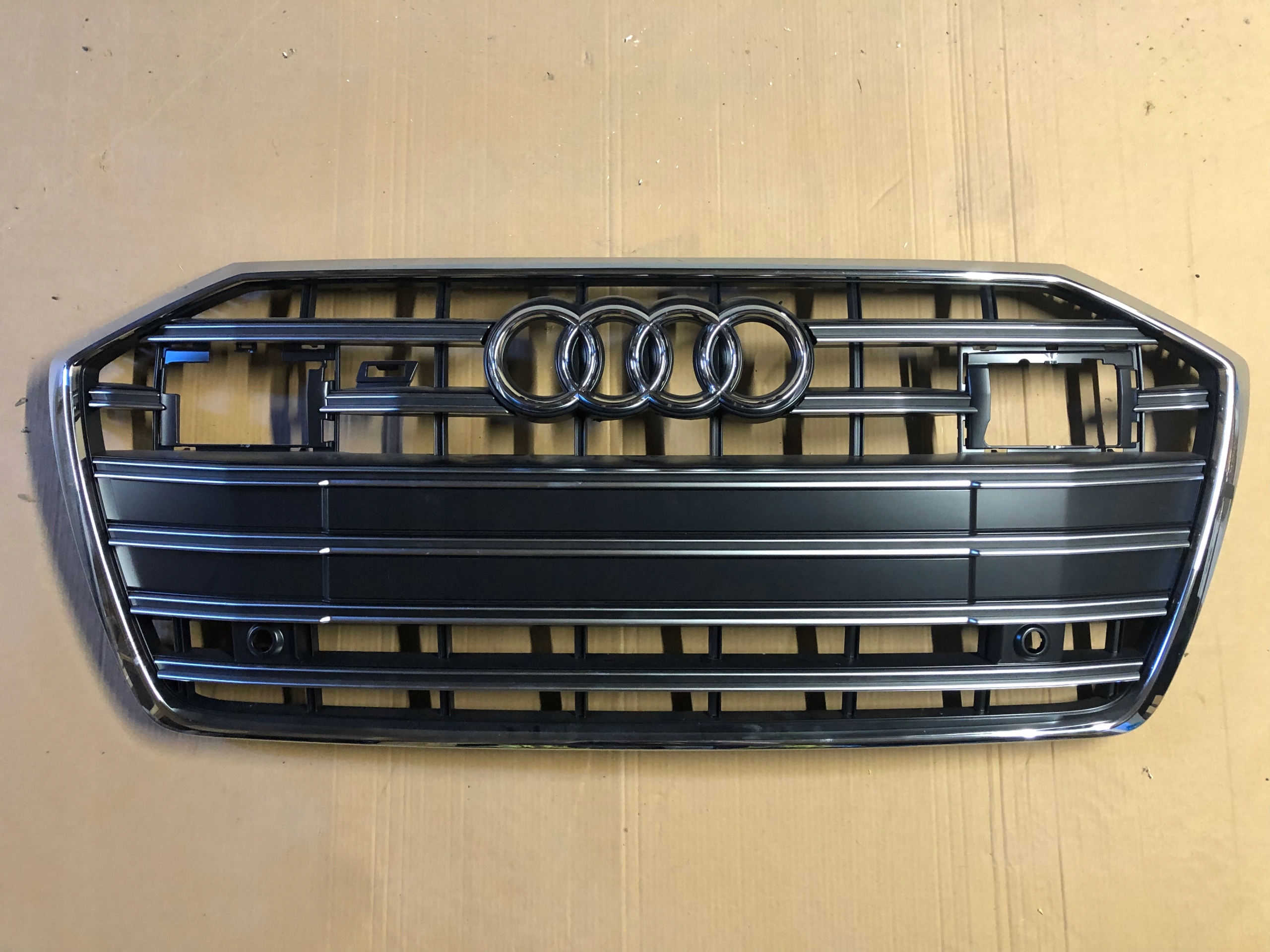 GRILL AUDI S6 C8 ATRAPA ZDERZAKA AUDI S6 4K0 AUDI S6 4K0 NOWY ORYGINAL