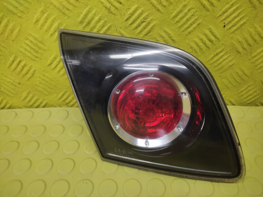 MAZDA 3 light left rear part to the bonnet boot