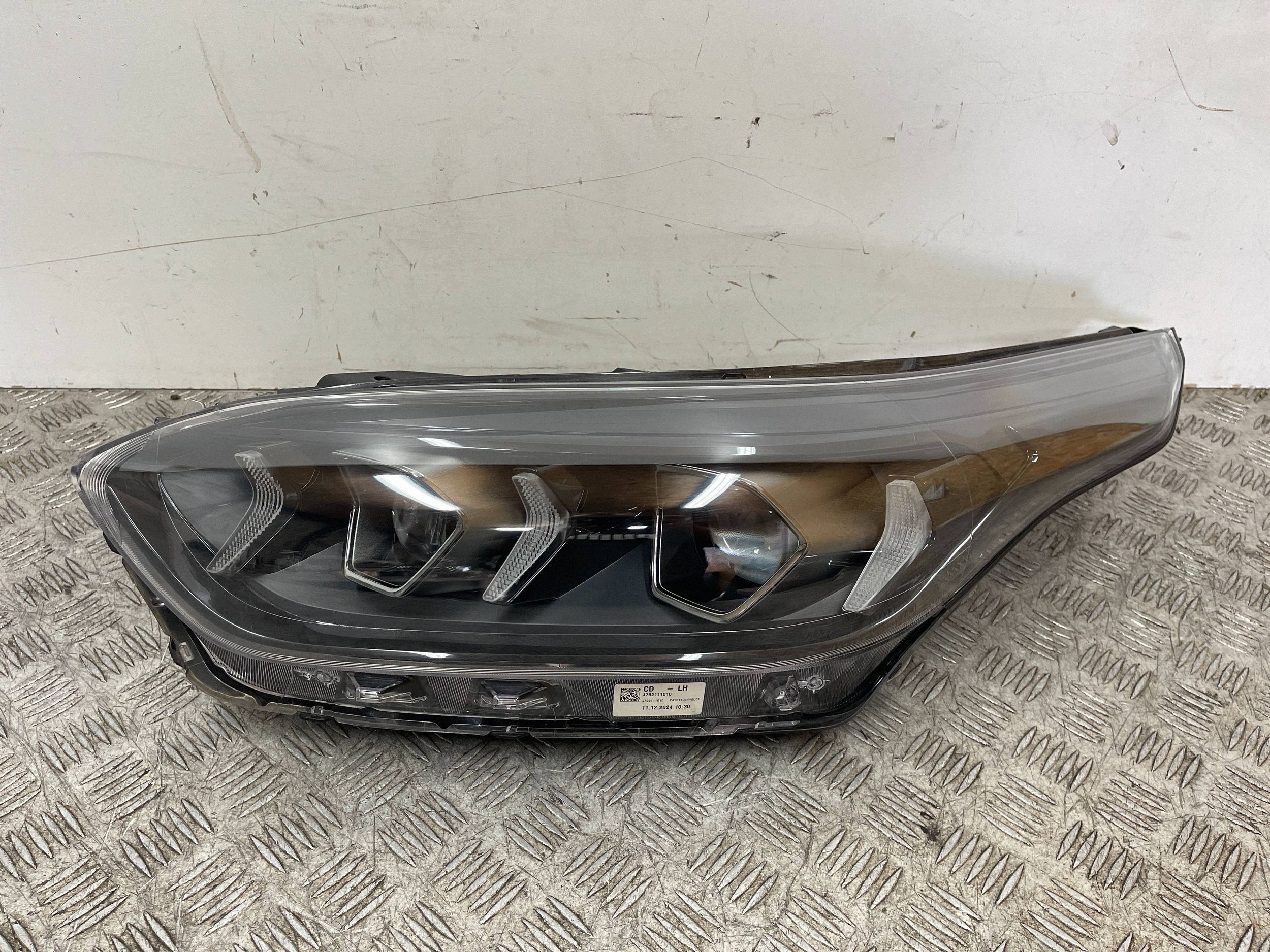 REFLEKTOR light left FULL LED KIA CEED 3 III LIFT 21- 92101-J7500