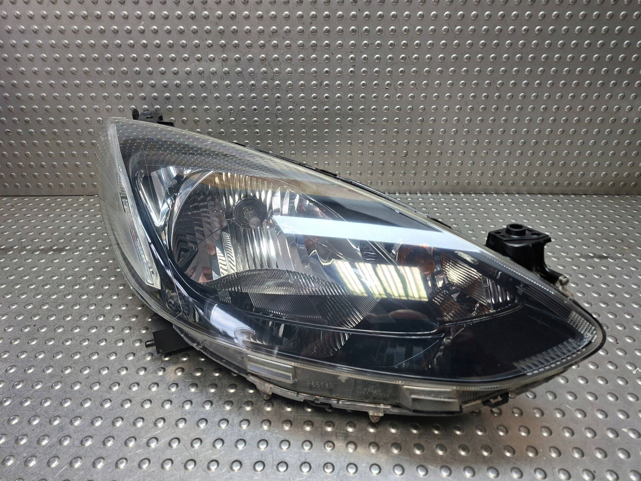 light right front REFLEKTOR MAZDA 2 07-14 EUROPA DE