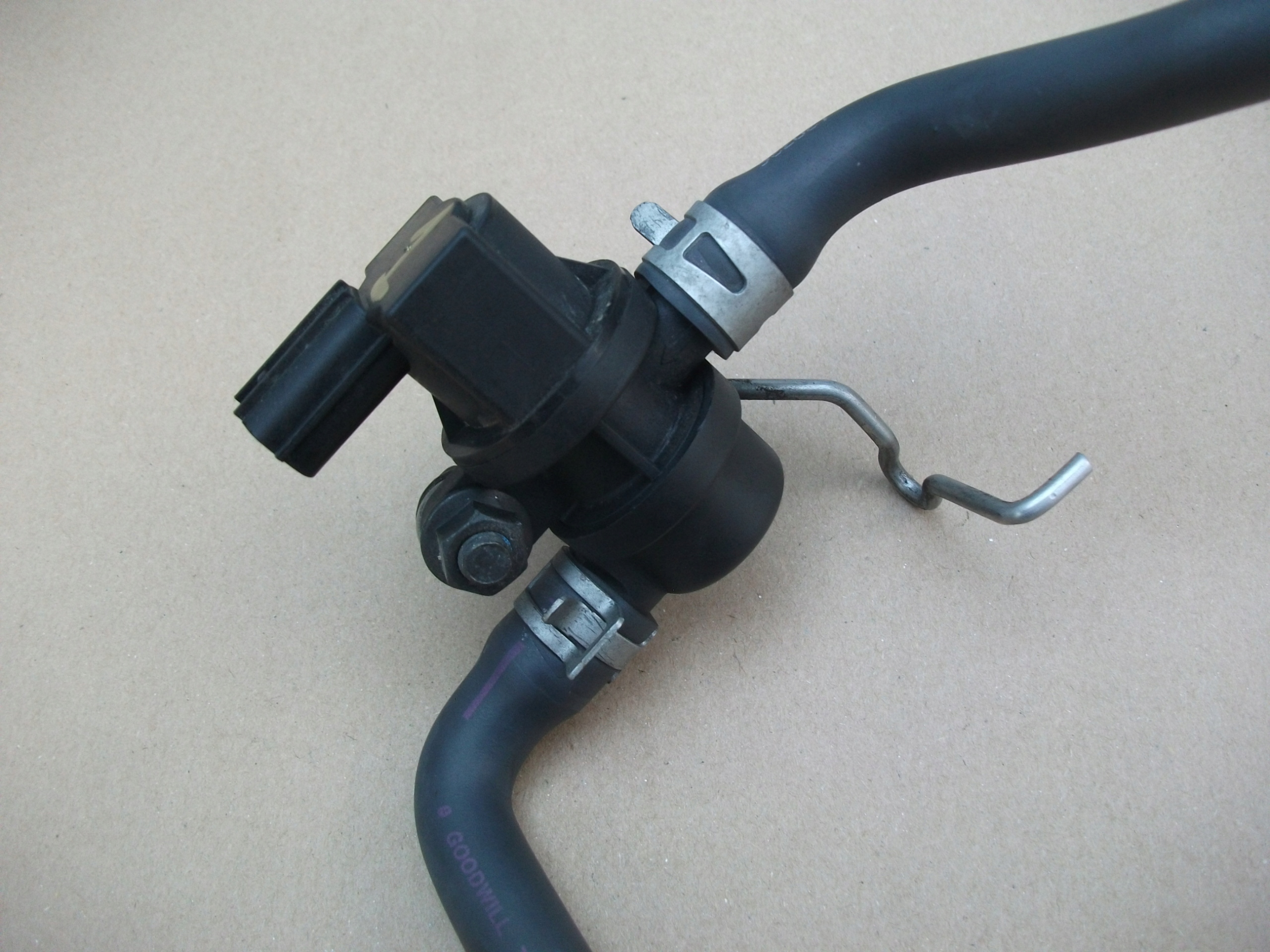 QUADRO 350 ТОПЛИВНЫЙ КЛАПАН