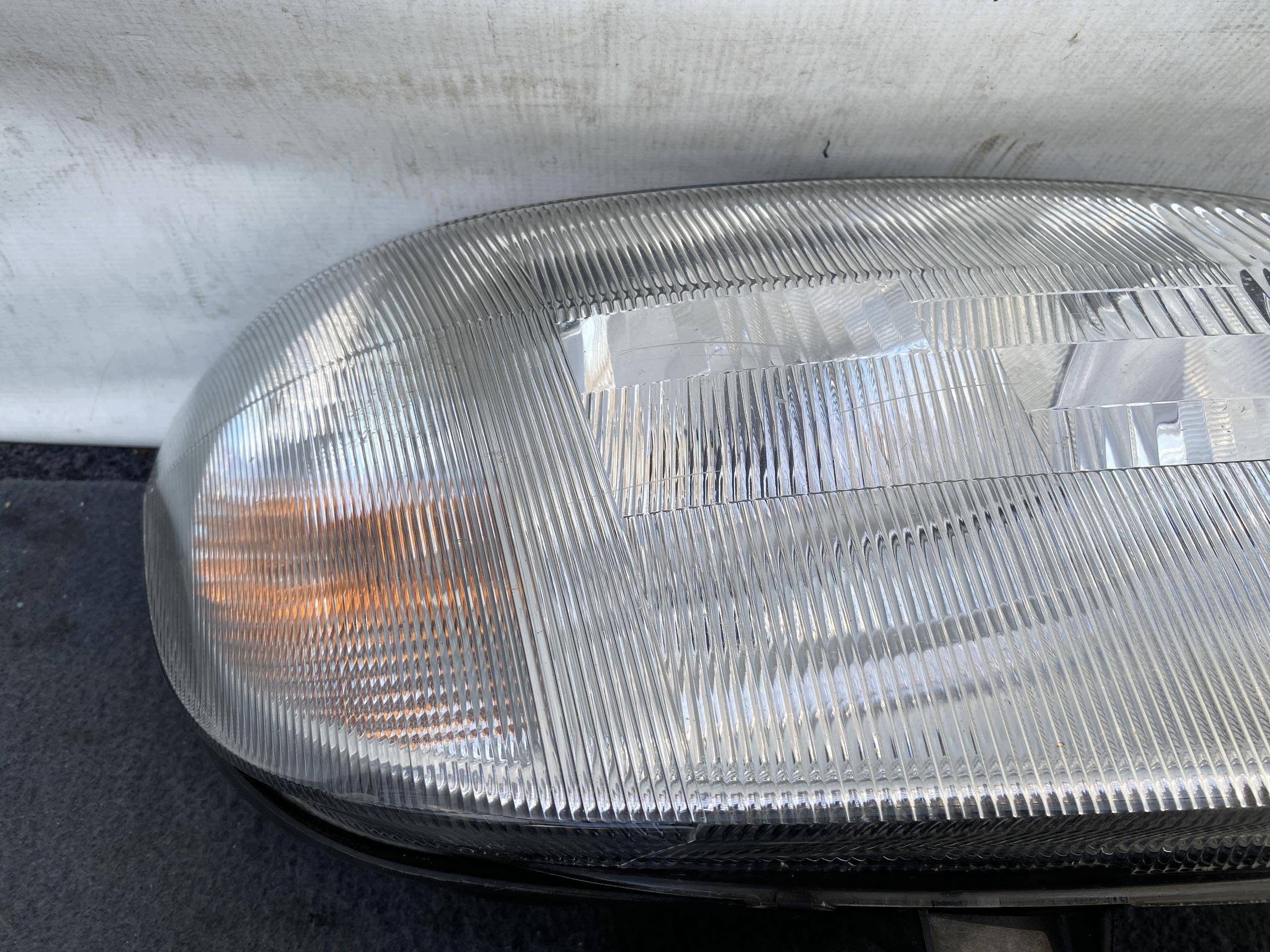 MERCEDES SPRINTER 903 99- REFLEKTOR front right light right front HELLA