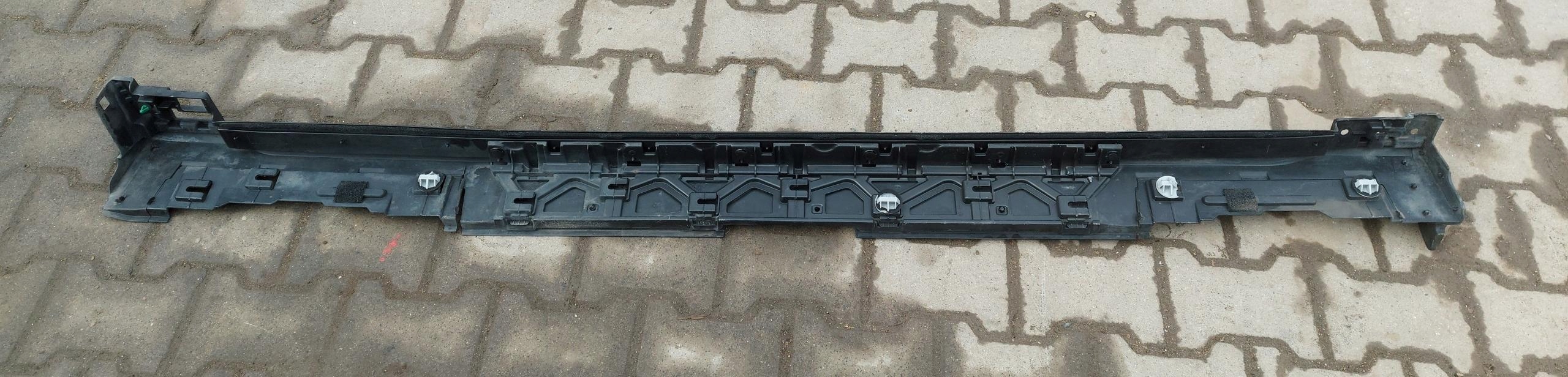 Mazda MX-30 EL moulding cap right of the threshold threshold oryg damaged.