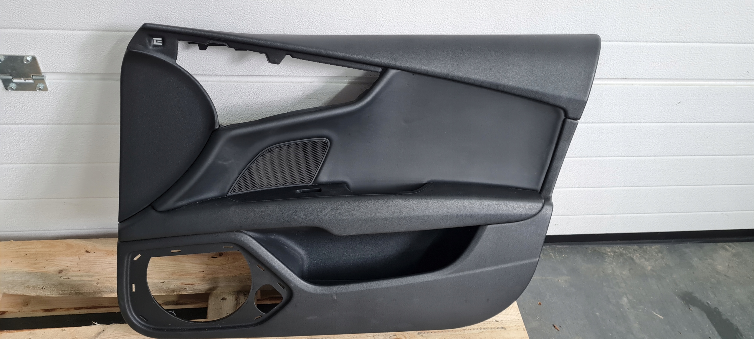 S7 4G A7 side door right front below AMBIENTE leather 4G8867022