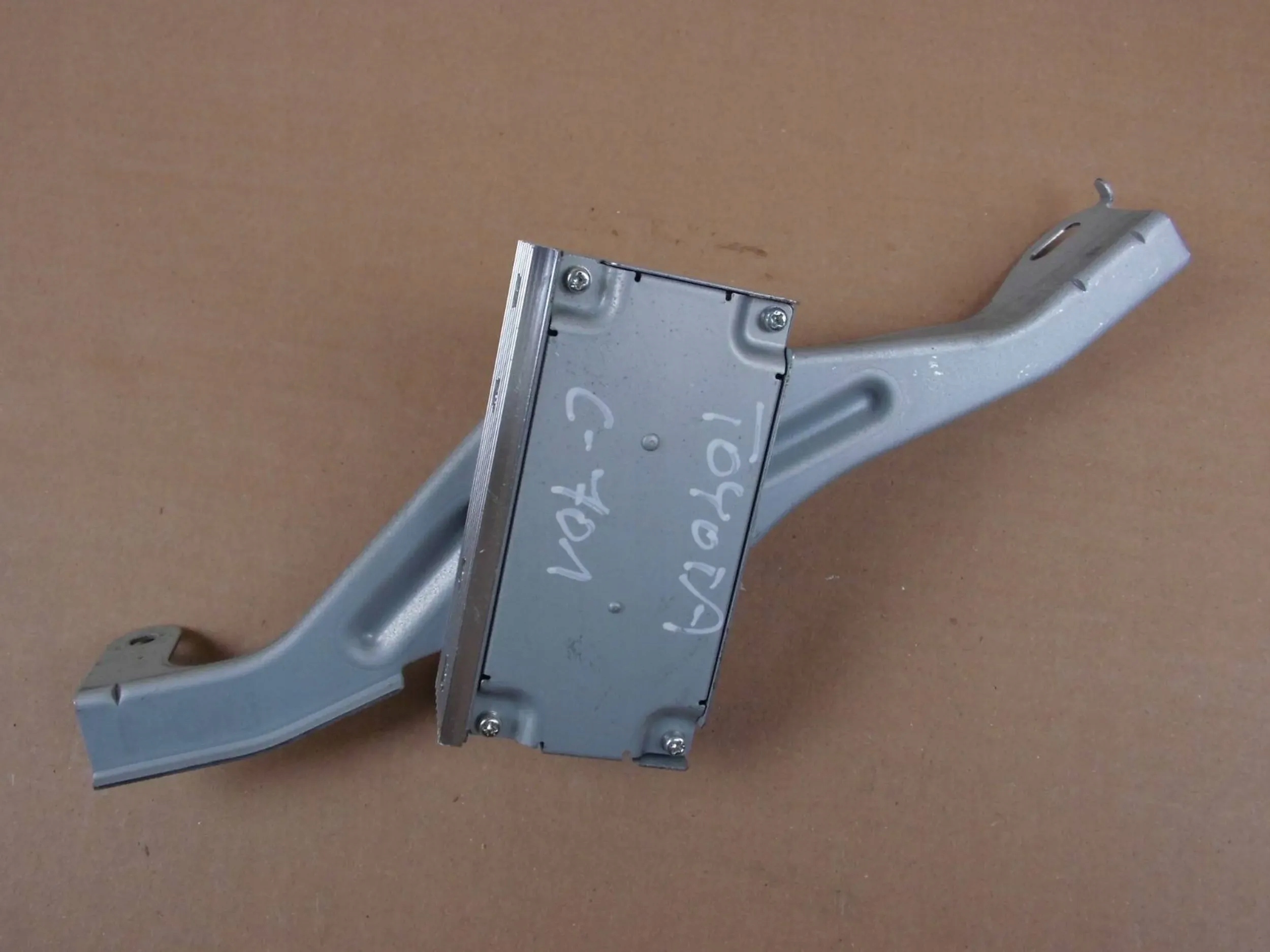 Lexus RCF RC-F module control unit dzwieku 86240-24030