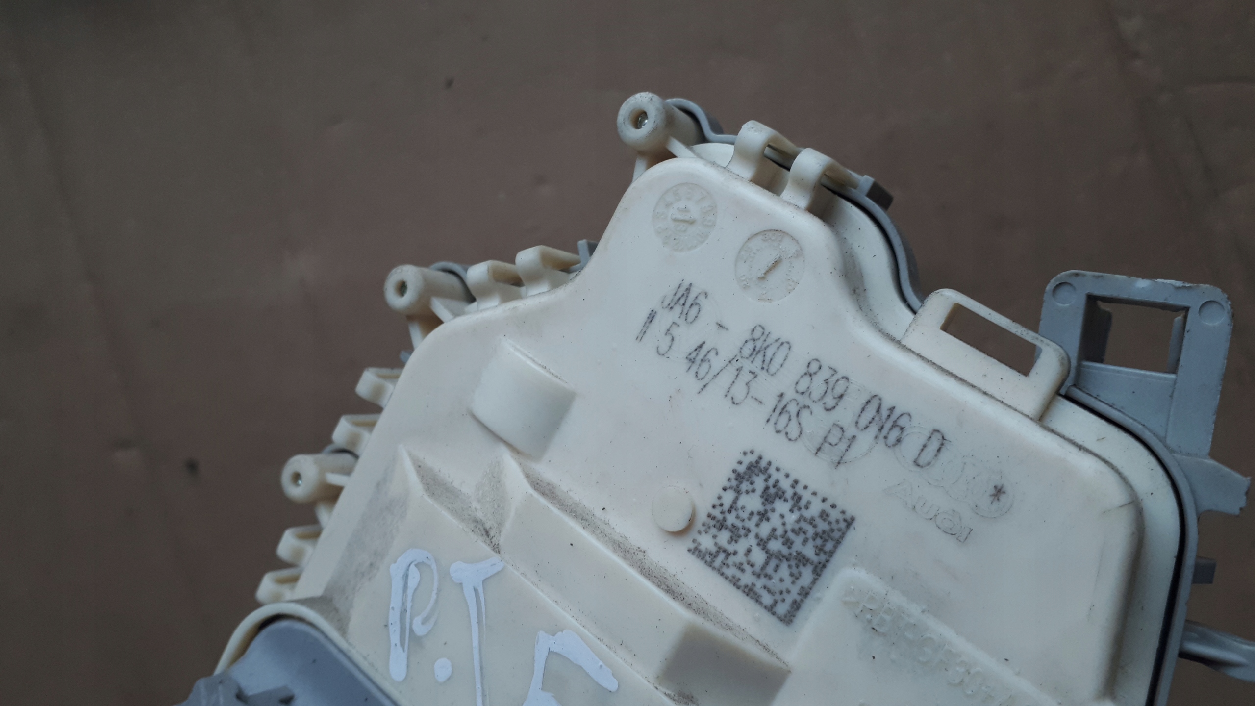 S4 B8 LIFT A4 lock door right rear part 8K0839016D A5