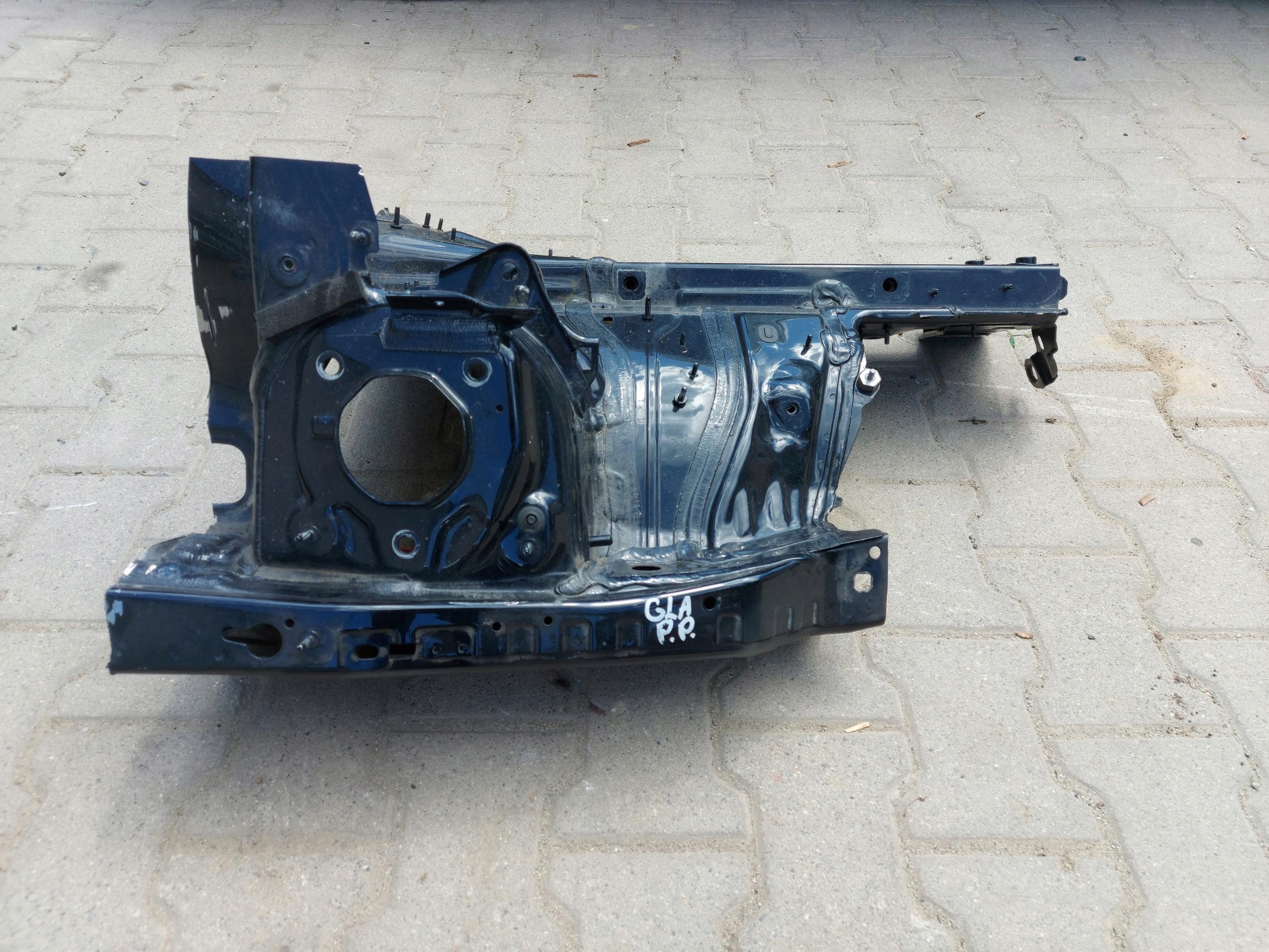Mercedes GLA II H247 quarter placement front right