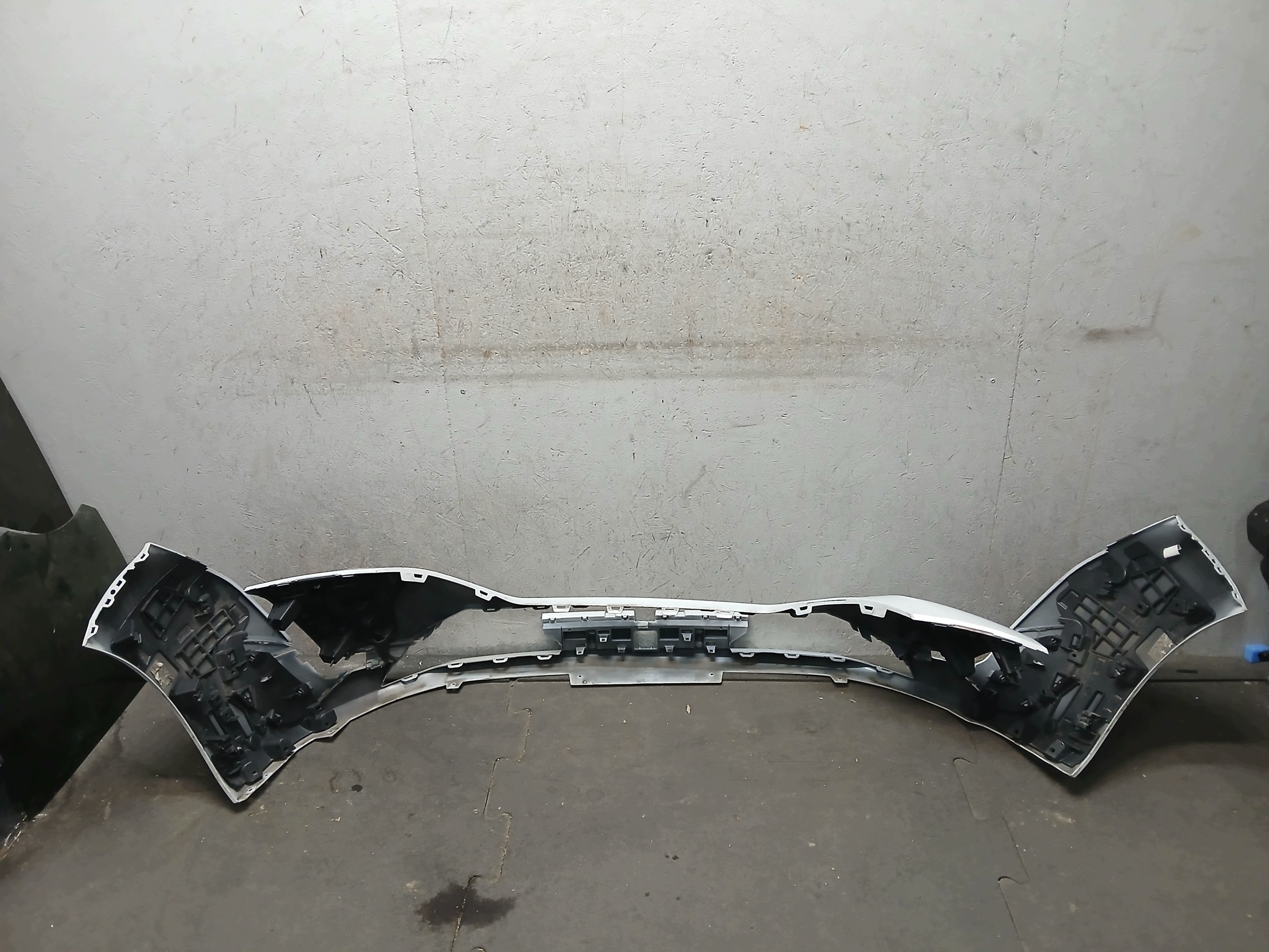 bumper front PEUGEOT 308 III 3 T10 21