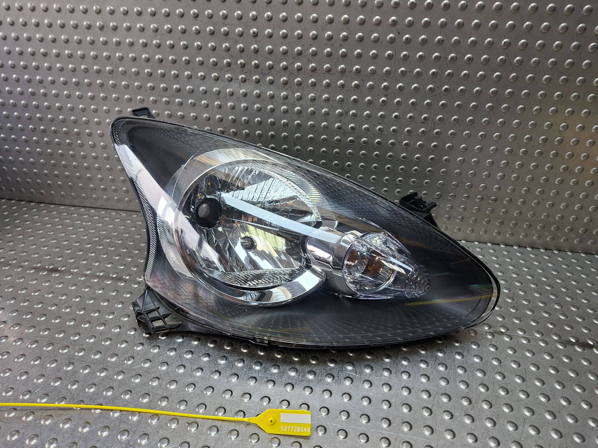 light front right TOYOTA AYGO and 06-14 EU DEPO