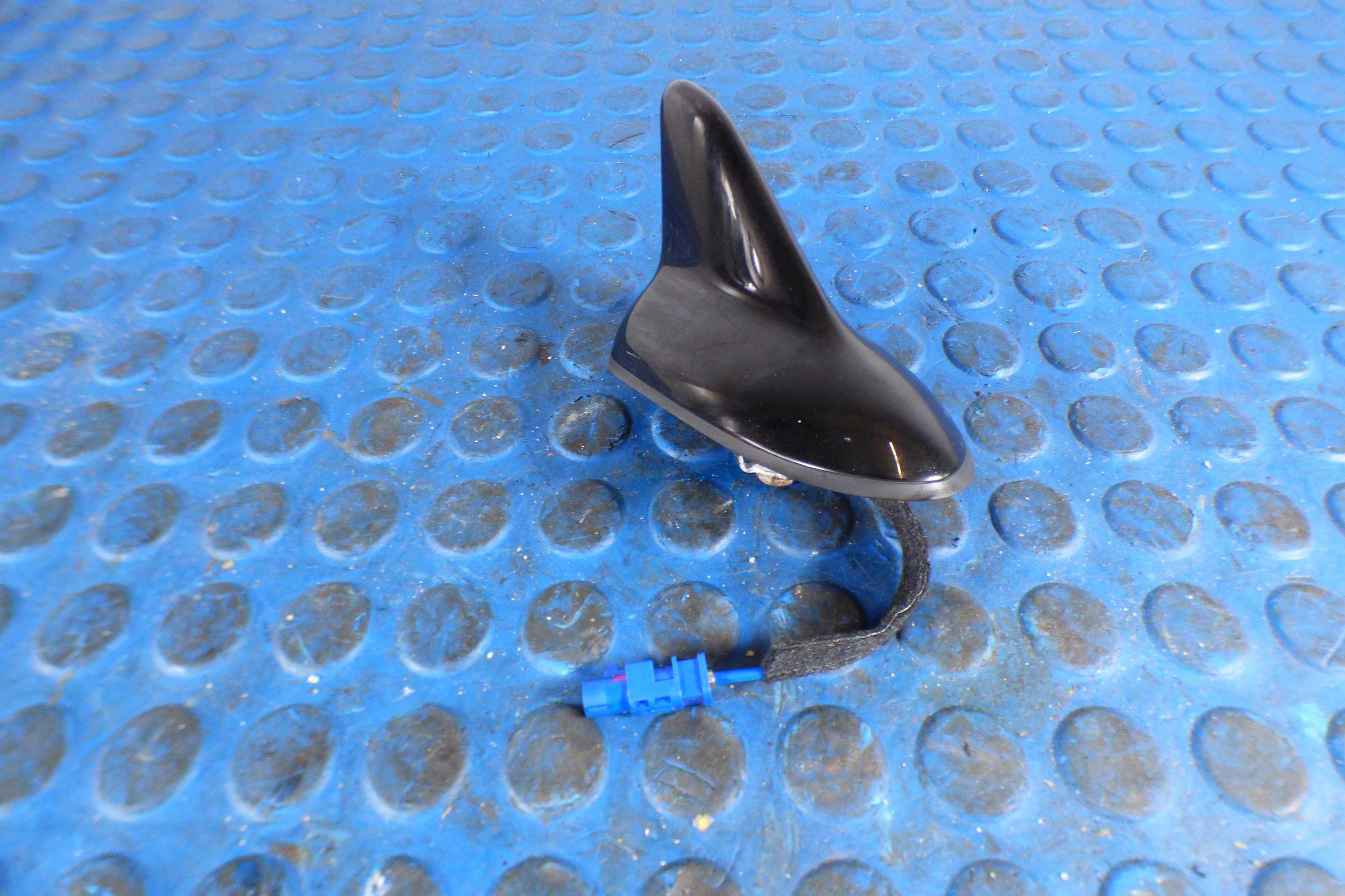 antena dach pletwa Z22Y 39240375 Opel Astra K V