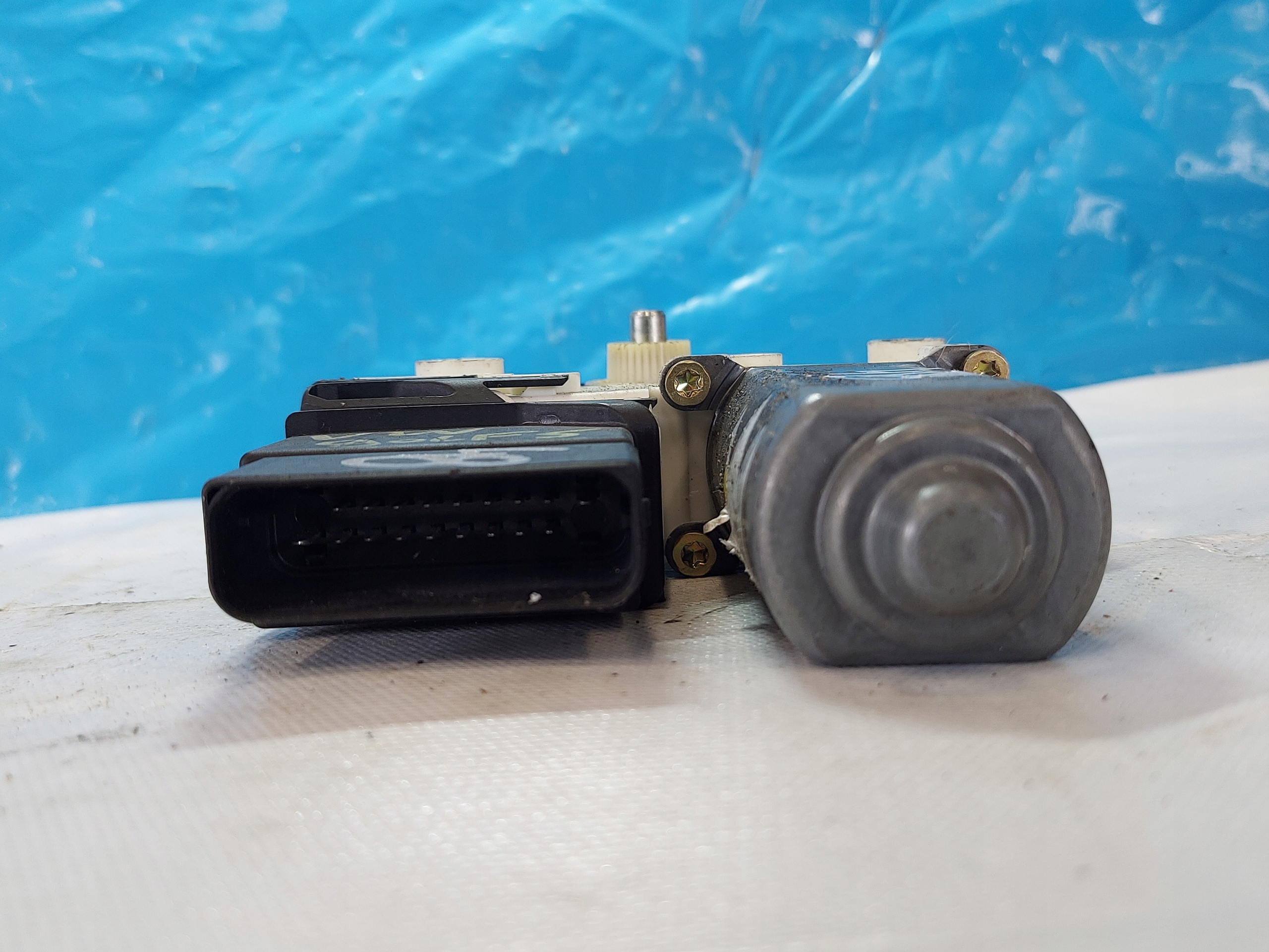 engine lifting windows GOLF V 993424100 left rear part