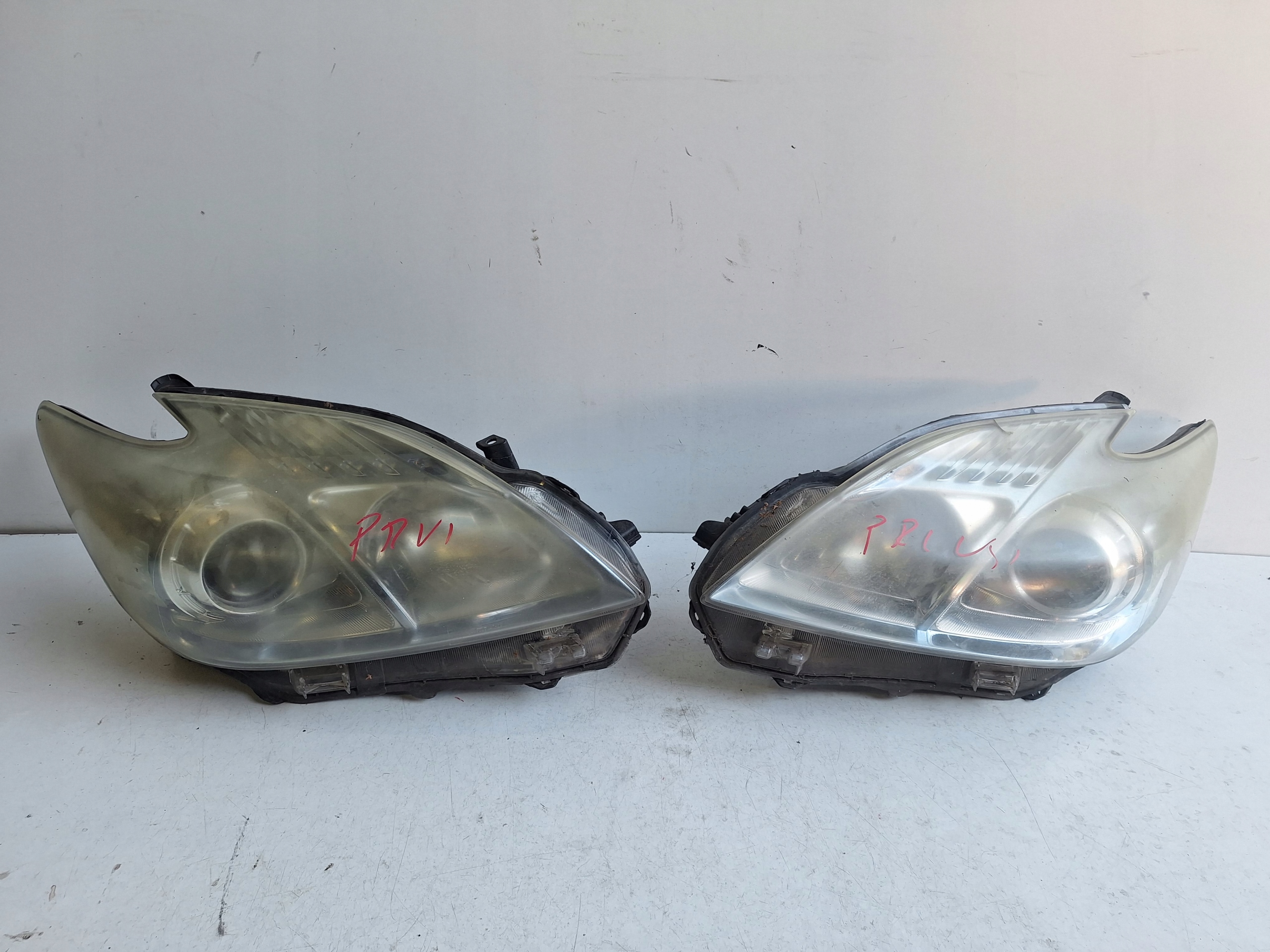 TOYOTA PRIUS III 09-12 light right UK