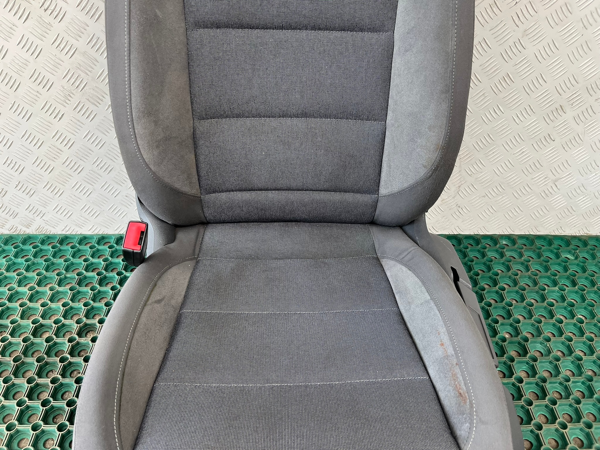 VW TOURAN and 03-10 seat front left front driver´s EUROPA original