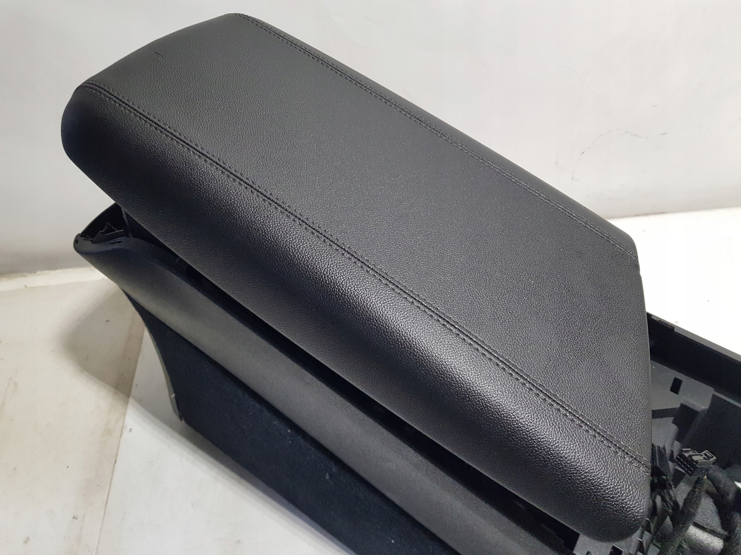 TUNEL central armrest LADOWARKA ALFA ROMEO STELVIO EUROPA EU
