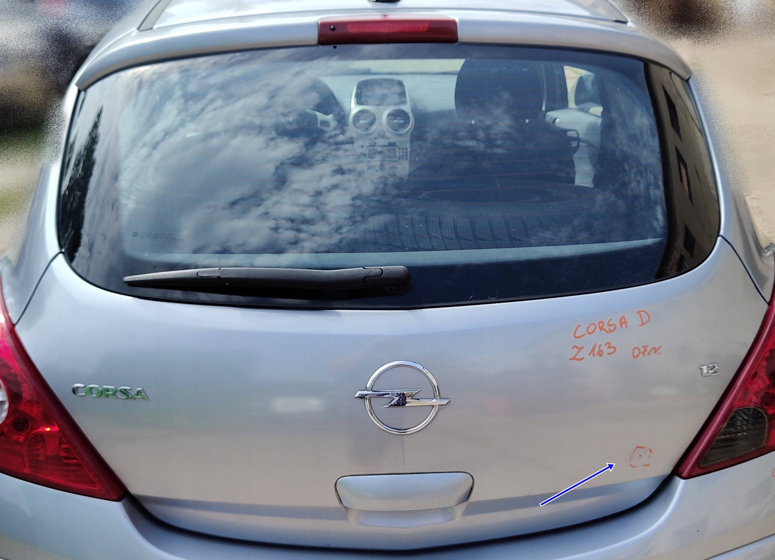 OPEL CORSA D 07R trunk door boot Z163