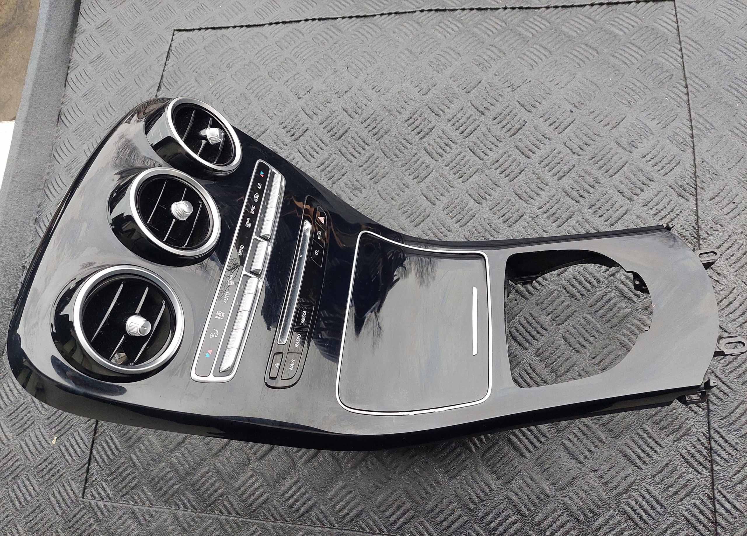 TUNEL Moyenne Unite commande clima A2056801005 MERCEDES W205 S205