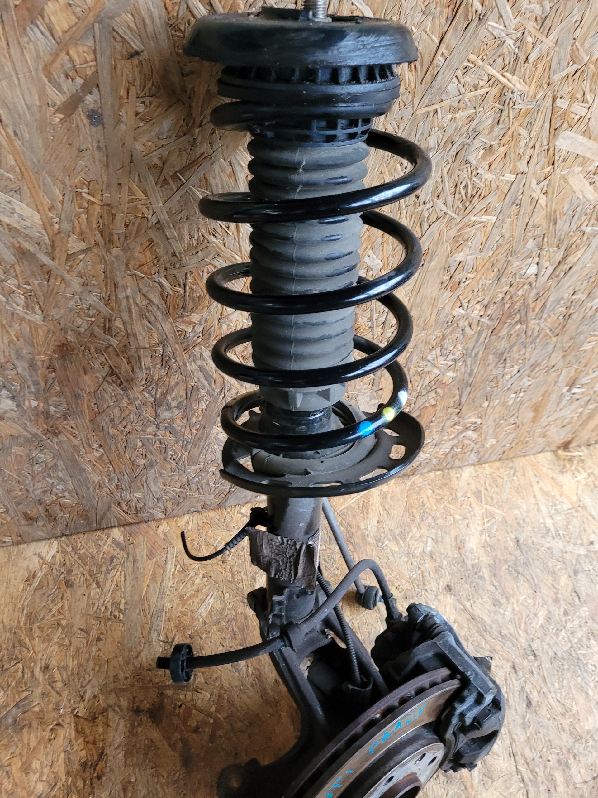 Mozzo FUSELLO Destro PEUGEOT 2008 e 1.2 VTI MANUAL P55