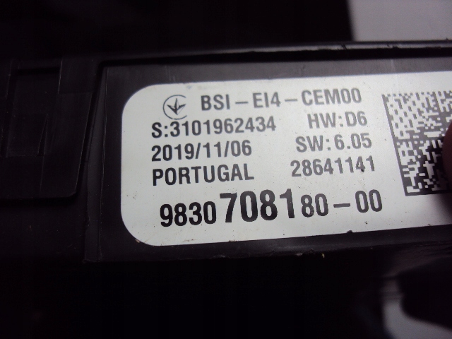 SKRZYNKA BEZPIECZNIKÓW PEUGEOT 2008 II 2019- Typ samochodu 4x4/SUV Samochody osobowe