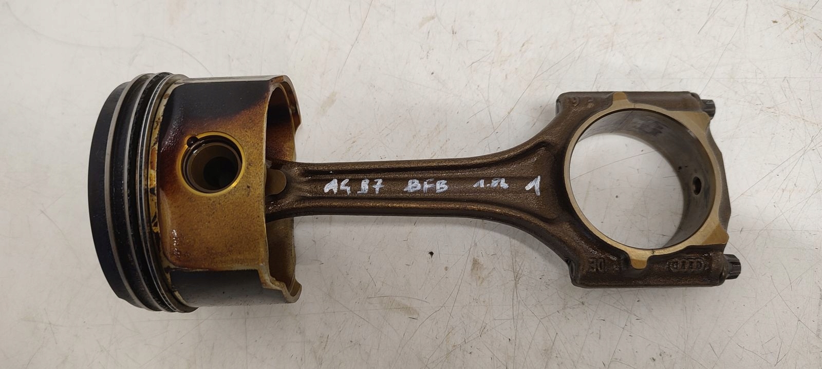 piston connecting rod Audi A4 B7 1,8T BFB