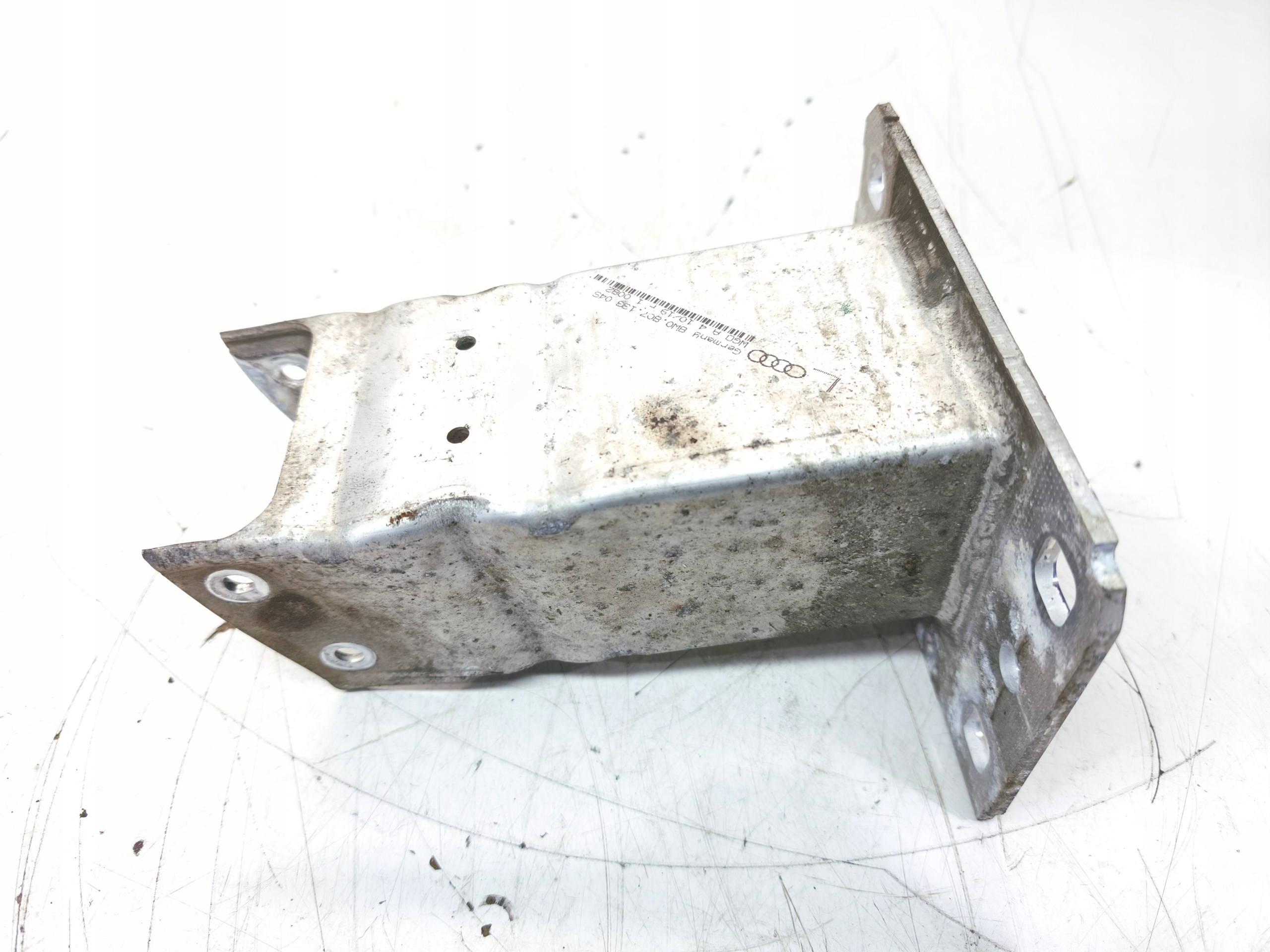 ODBÓJ STREFA ZGNIOTU LEWA AUDI A4 B9 8W0807133