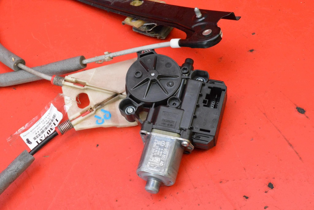 window regulator right front EU 6R0959802AD VW POLO 5 V 6R 5D HB 09-15