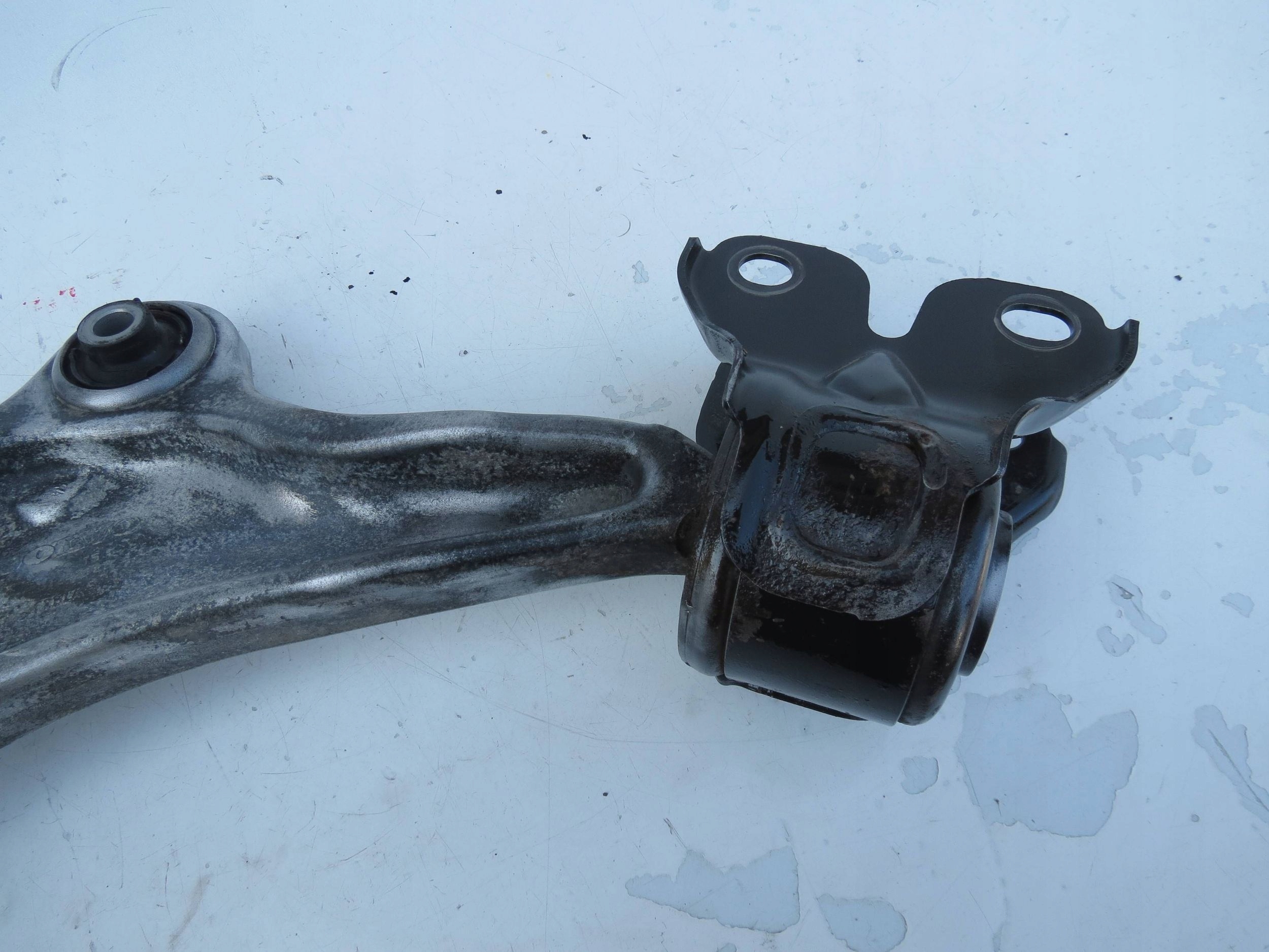 VOLVO S60 II V60 and 2.0 163KM arm right front 45701228715