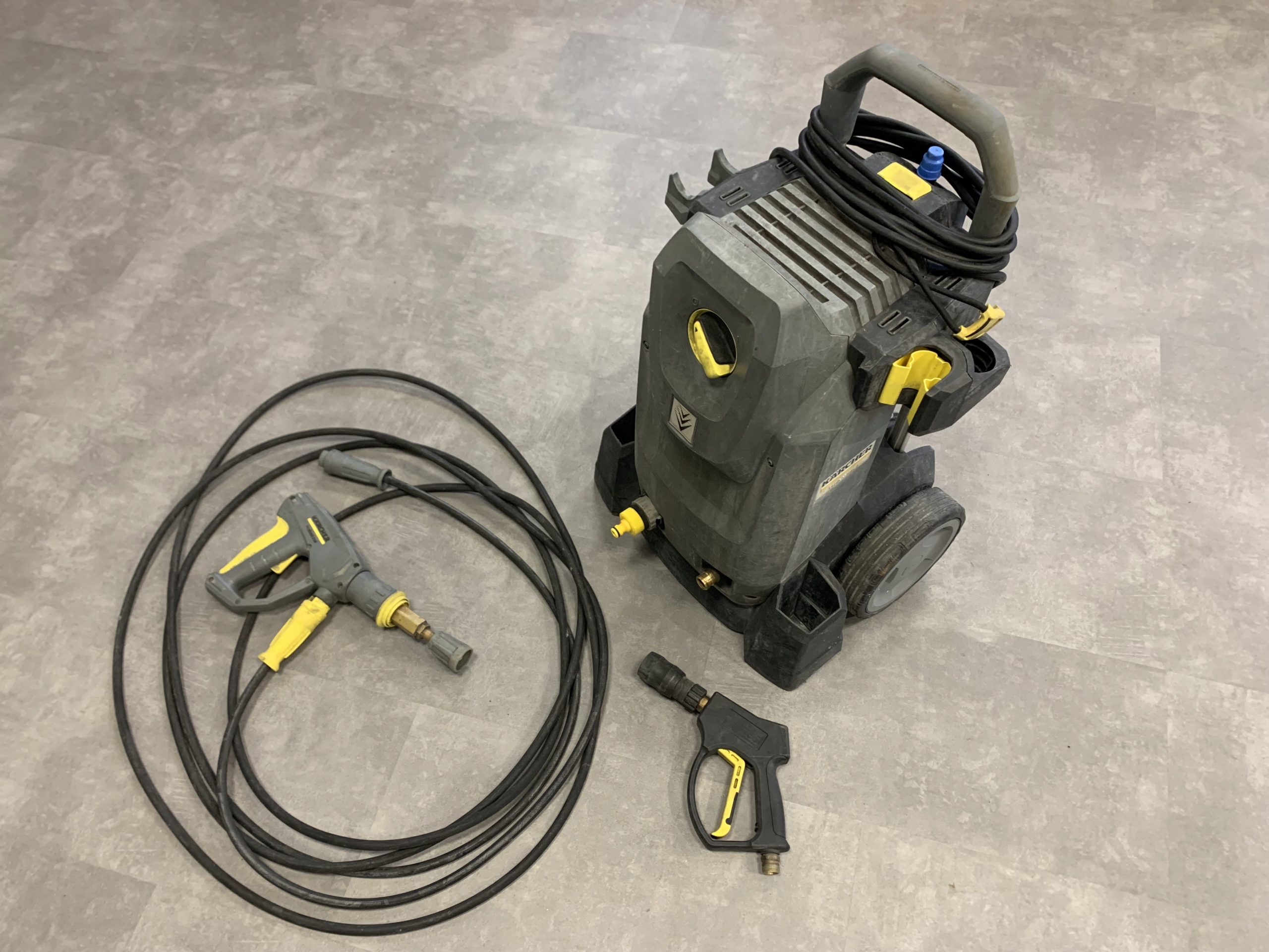 PROFESJONALNA MYJKA KARCHER HD 6/15 M (225 BAR, 560 L/H) EASY! FORCE