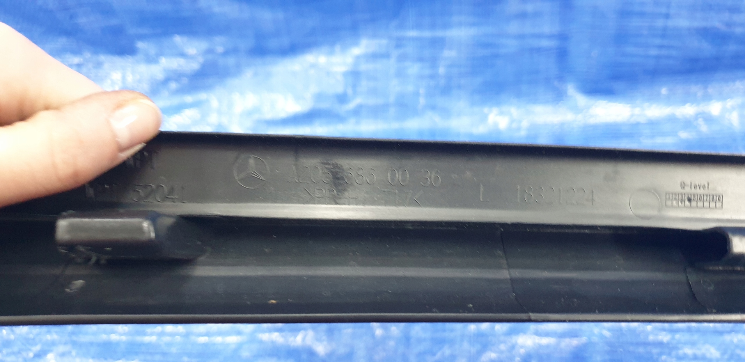 moulding threshold left MERCEDES GLC X253