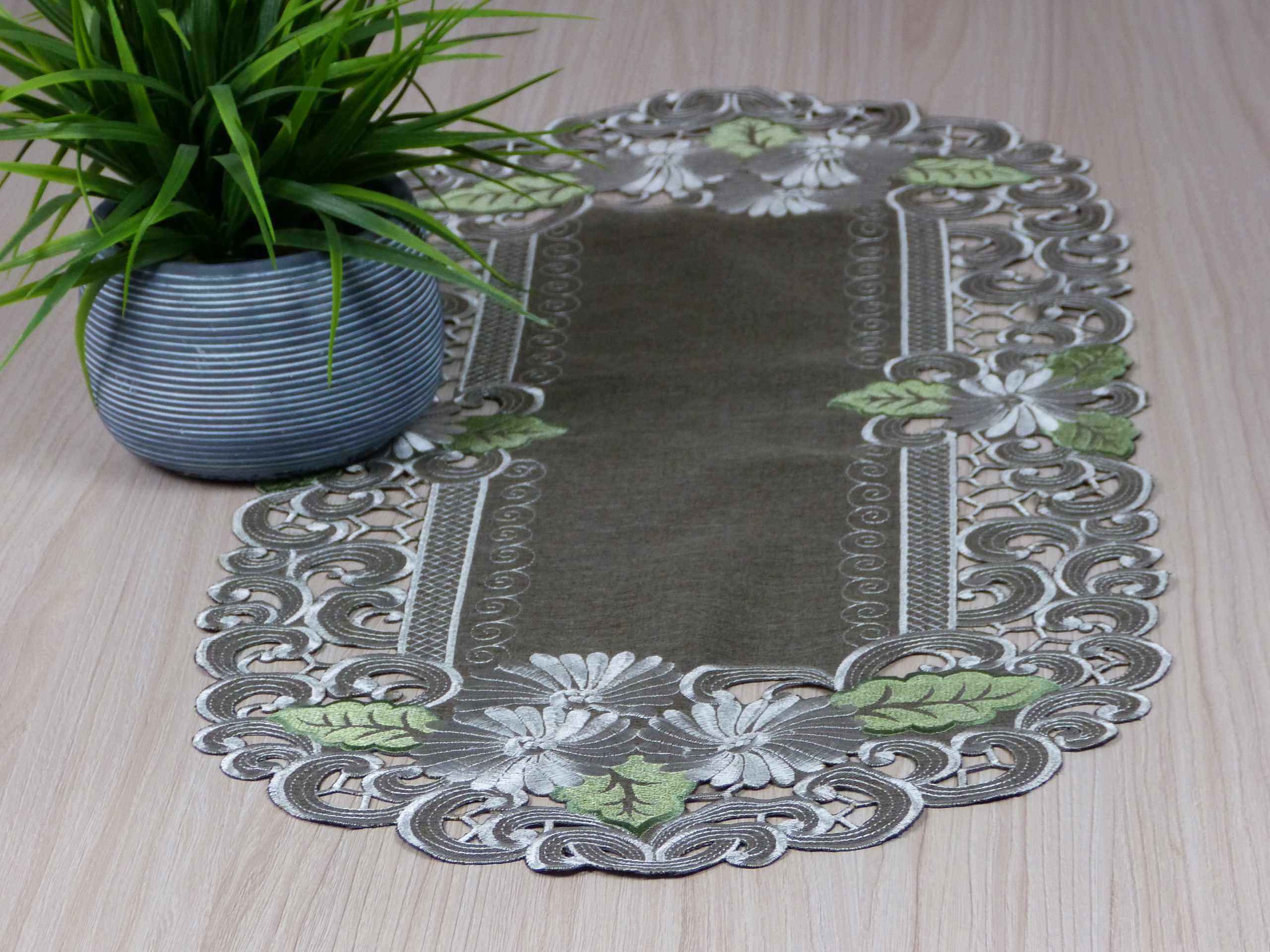 

uroczy bieżnik haftowany 40x85 brązowy Aster