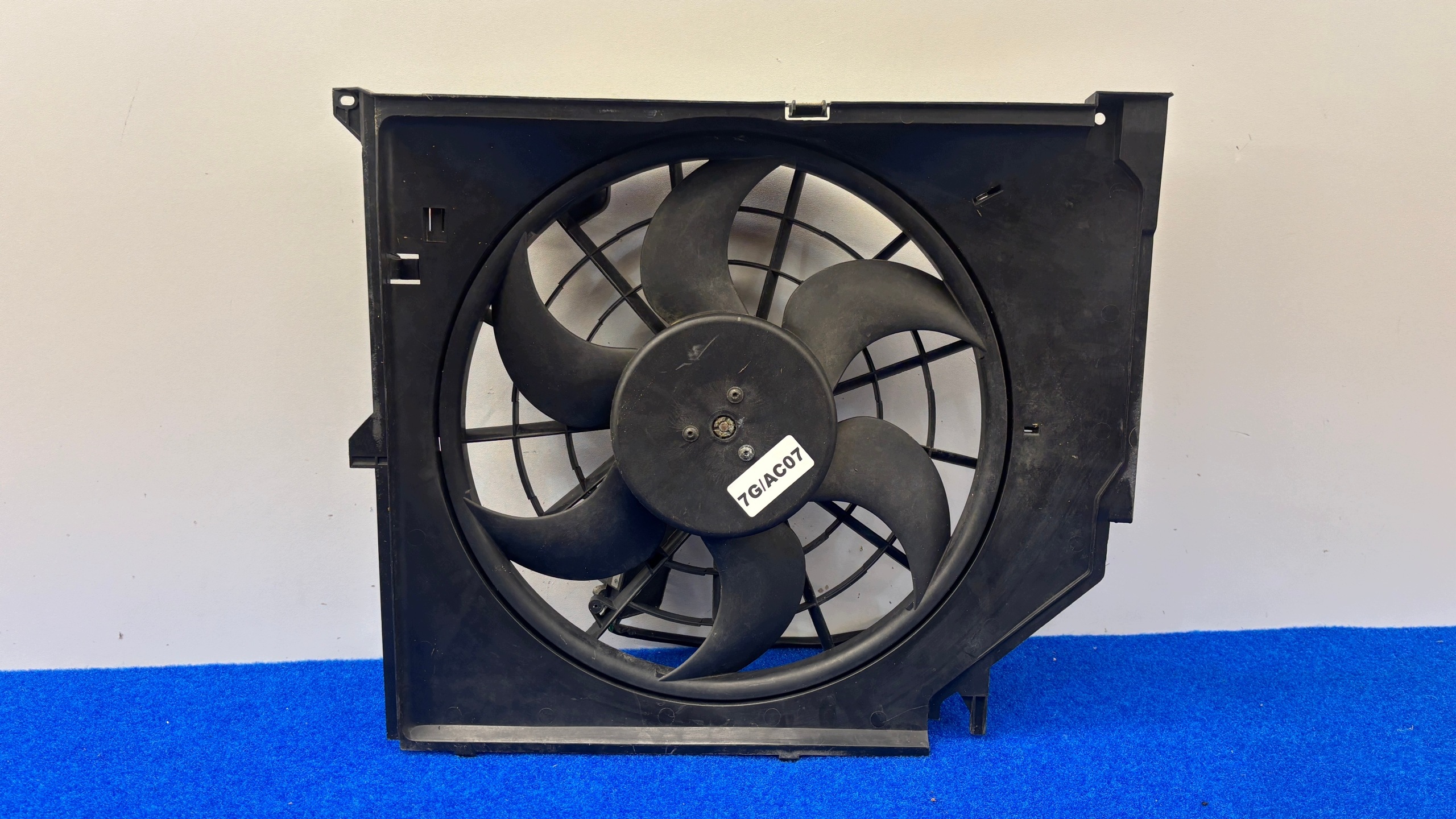 BMW 3 E46 ventilator hladnjaka 0130303827 7G/AC07