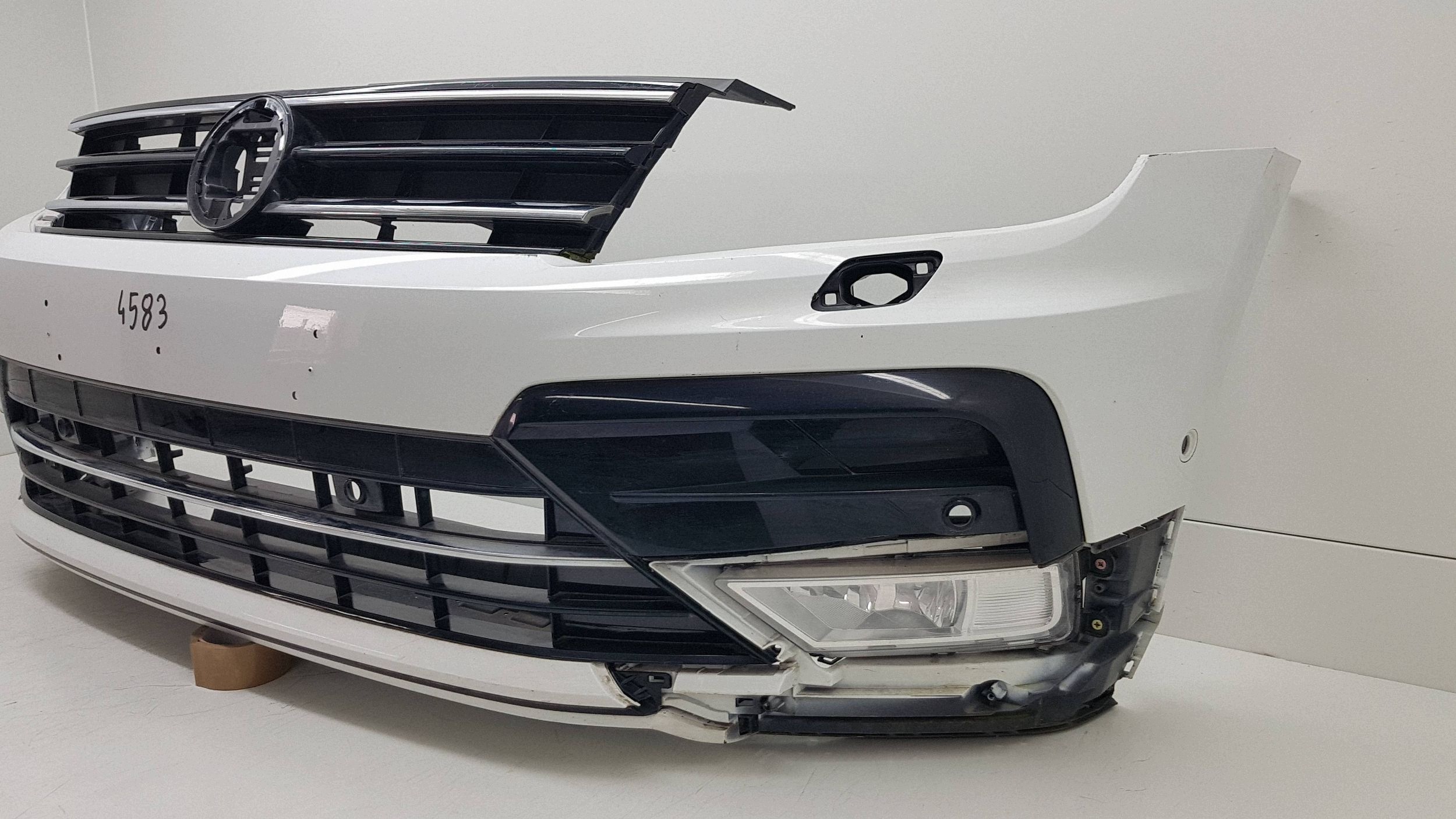 VW TIGUAN 2 II 5NA R-LINE 2017 - bumper front 5NN.807.221.A