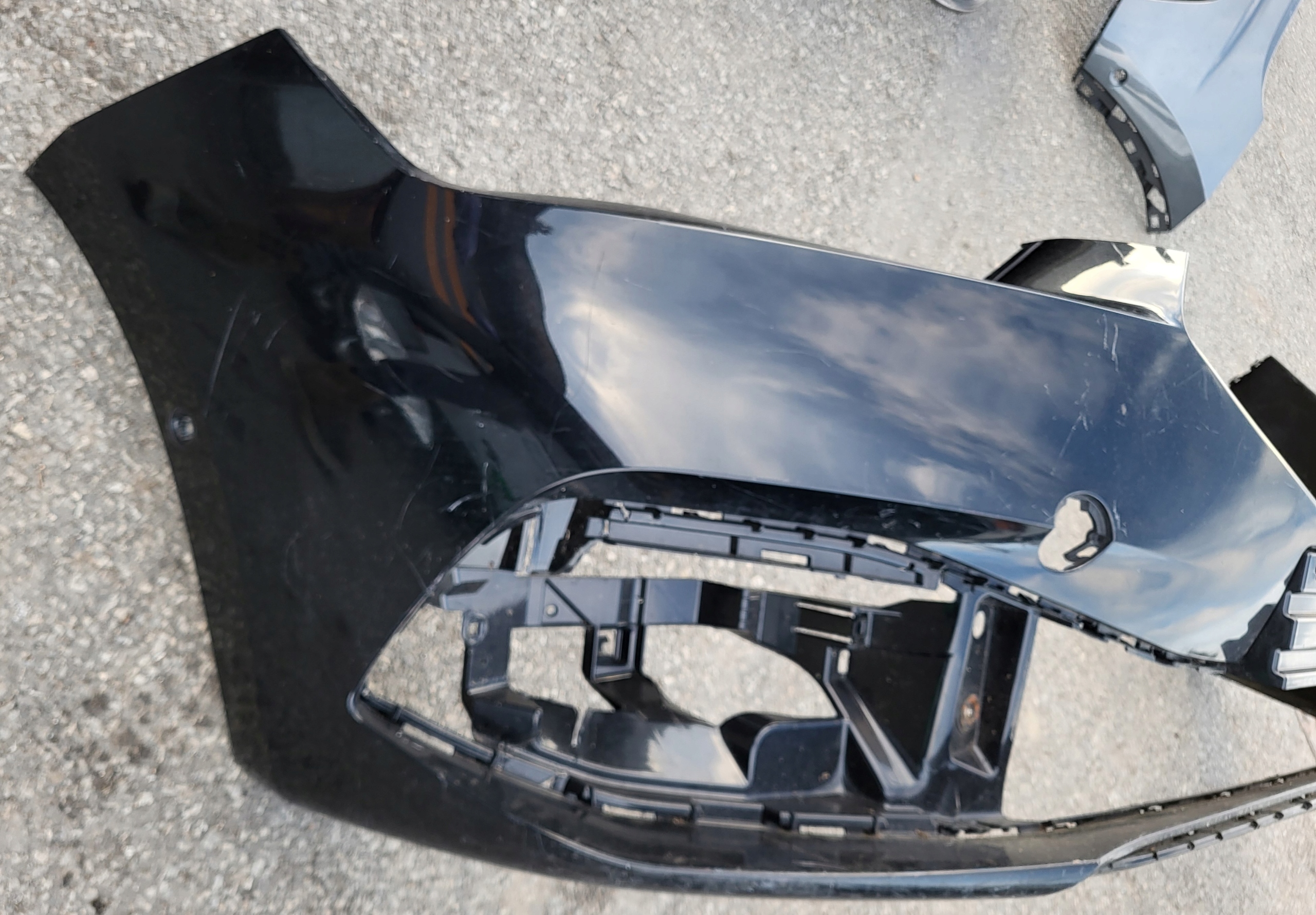 nárazník přední předek SEAT LEON IV 4 5FA cerný OE