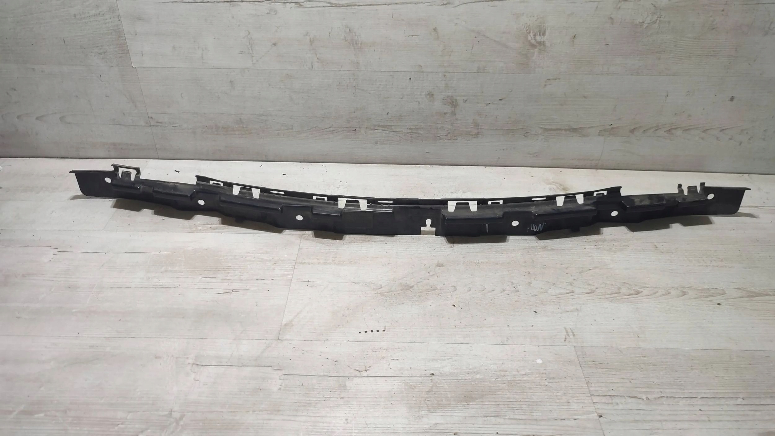 Ford Mondeo MK5 16r 2.0TDCi bumper bracket rear part