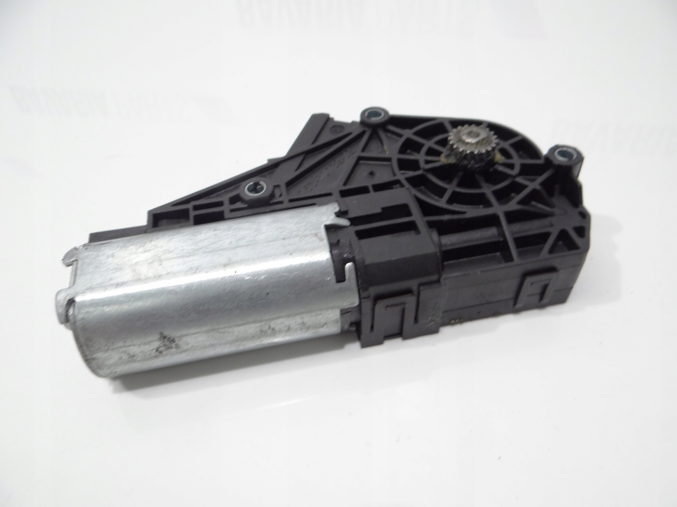 SILNICZEK SZYBERDACHU BMW F11 6967150 Producent części BMW OE