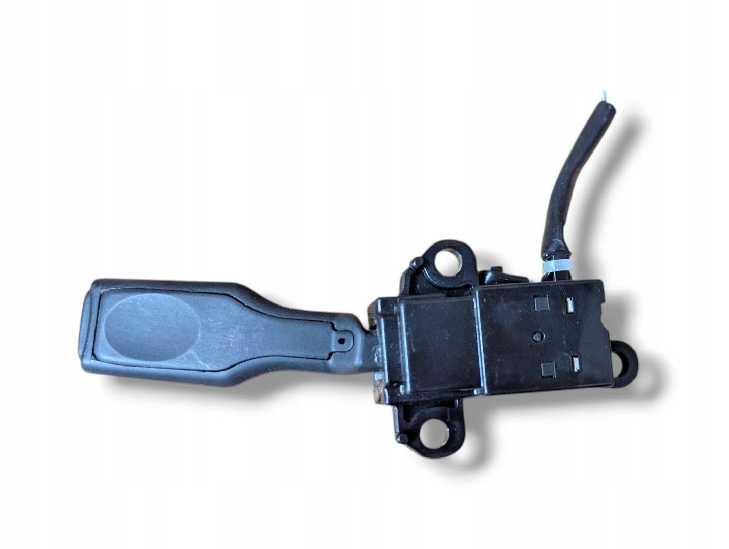 switch tempomatu Toyota Avensis 2 T250 facelift 2008