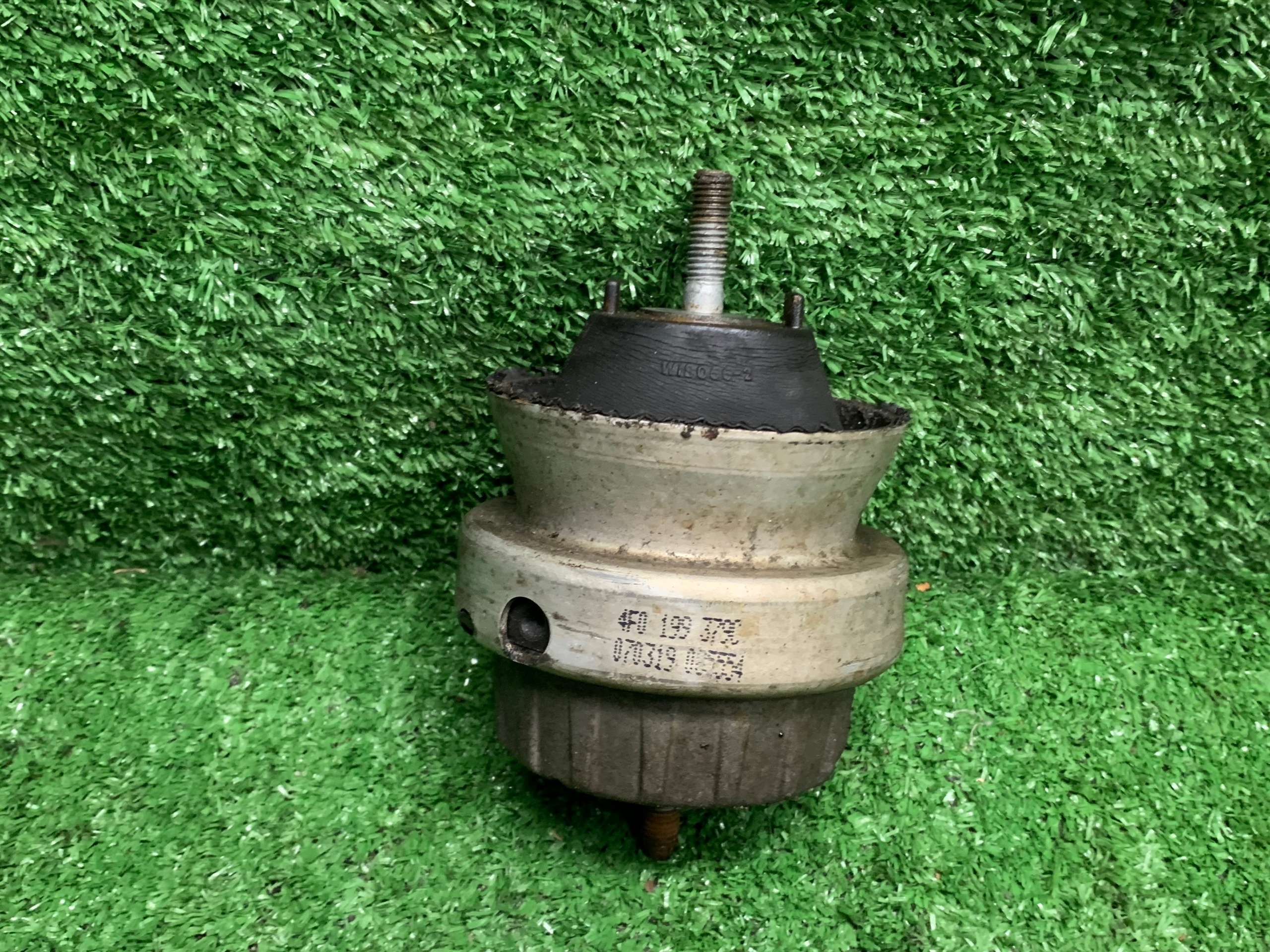 AUDI A6 C6 LIFT 2.0 FSI engine mount 4F0199379C