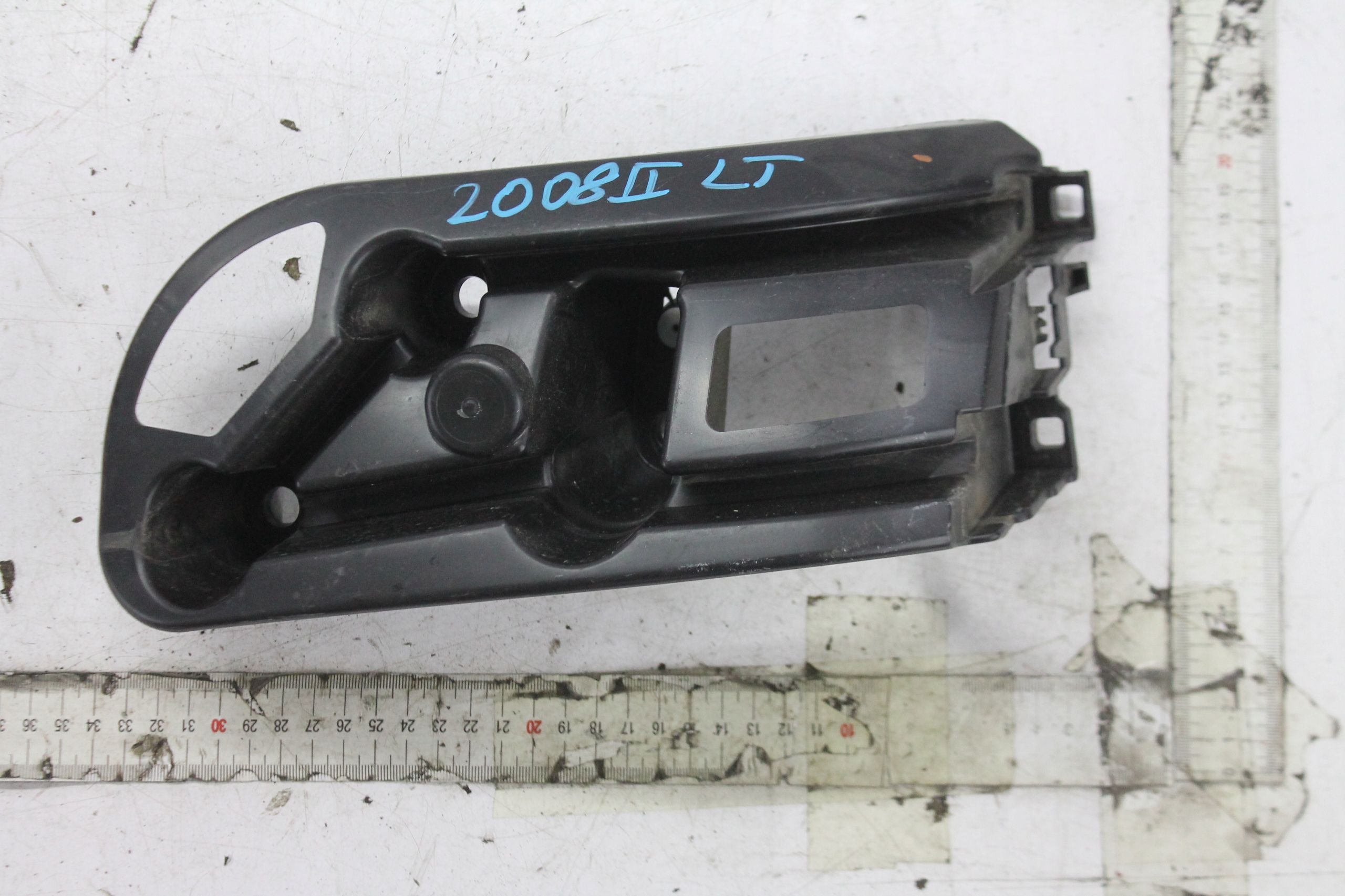 bumper bracket left 9825842780 PEUGEOT 2008 II 19