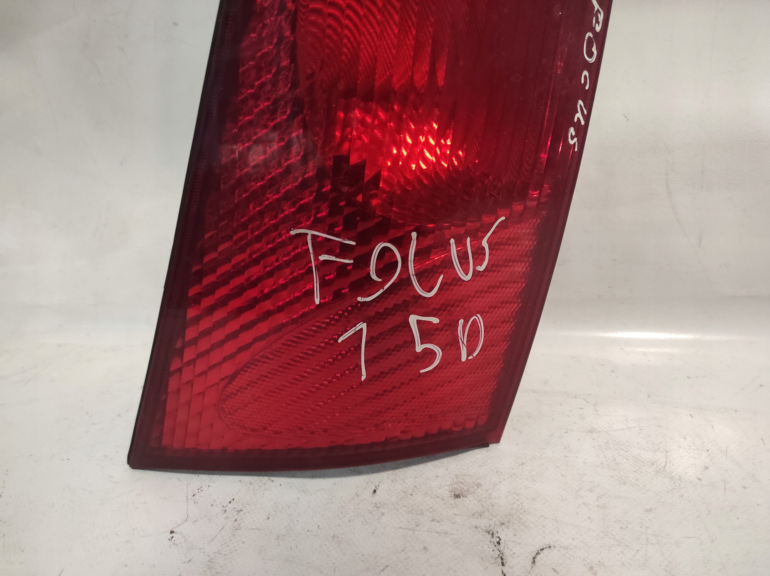 light right rear part rear FORD FOCUS MK1 HB
