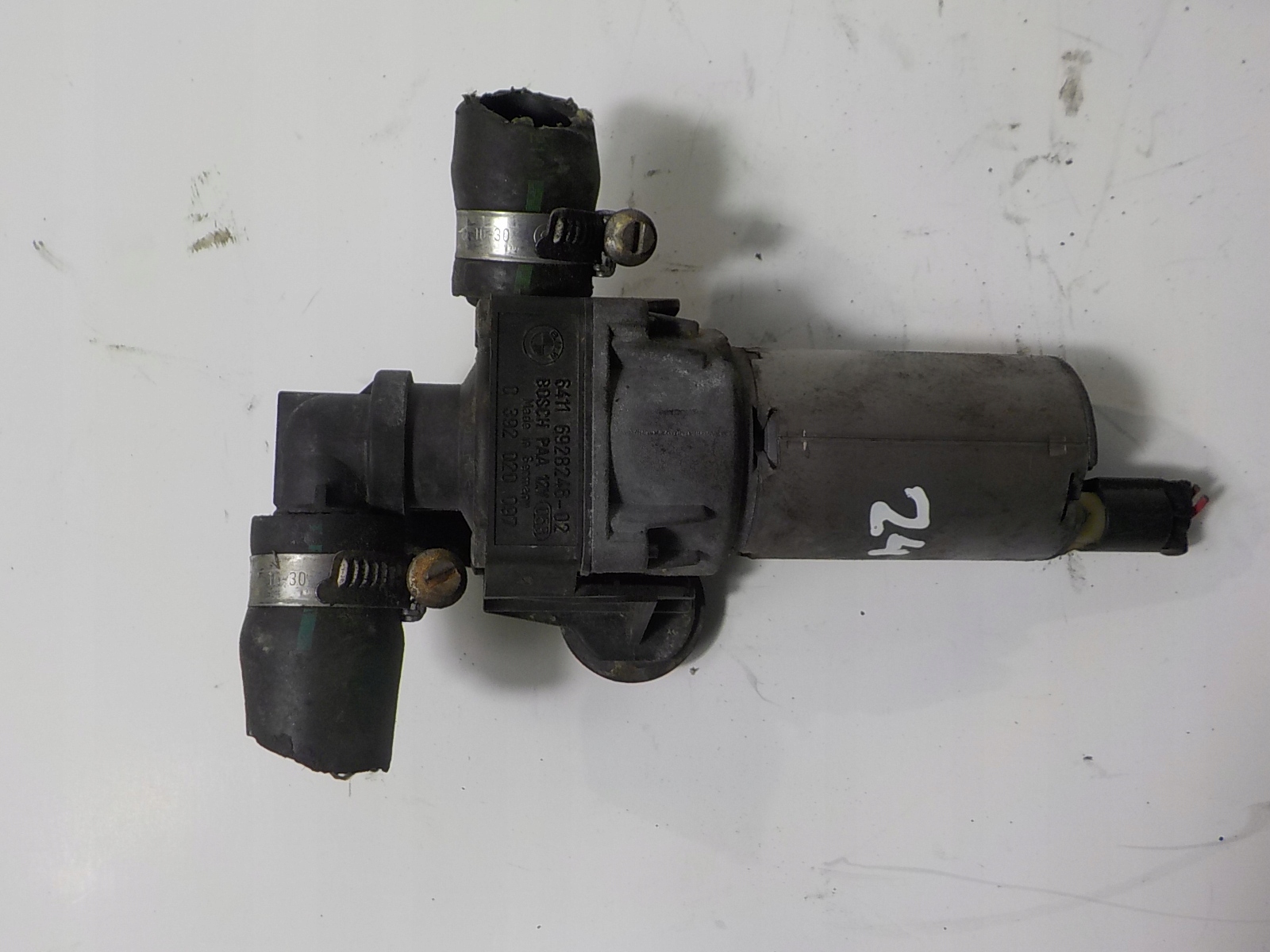 BMW 3 (E90) water pump 6928246-02