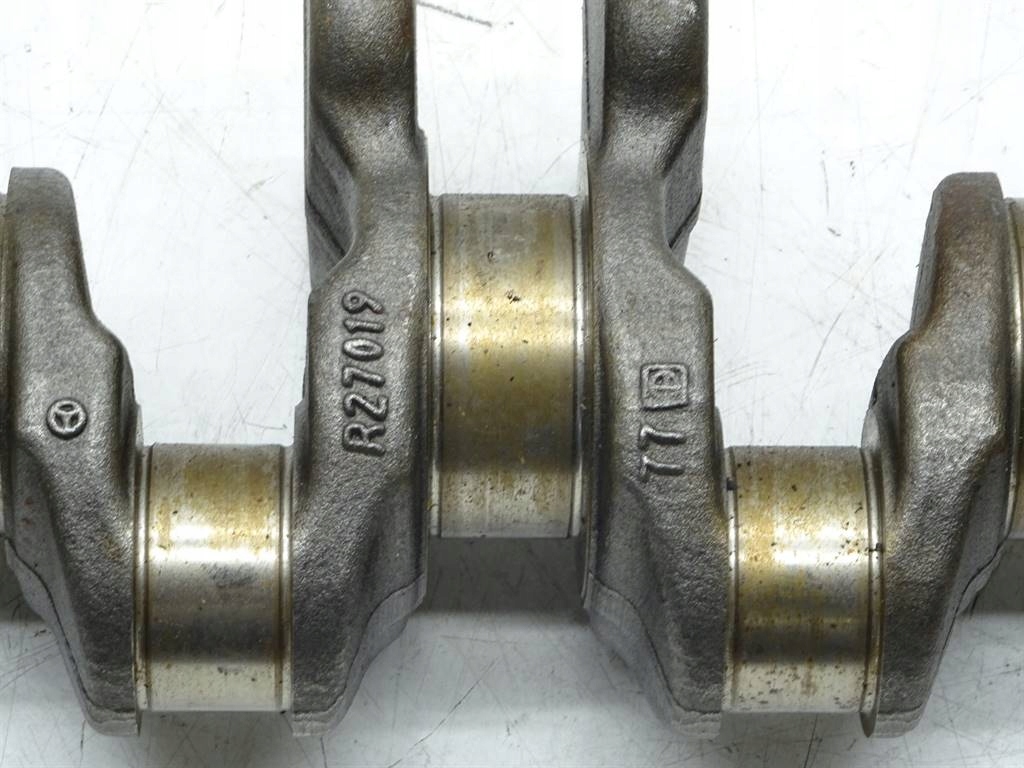 WAŁ KORBOWY Mercedes-Benz A W176 1.6B 102KM 270910 Producent części OEM