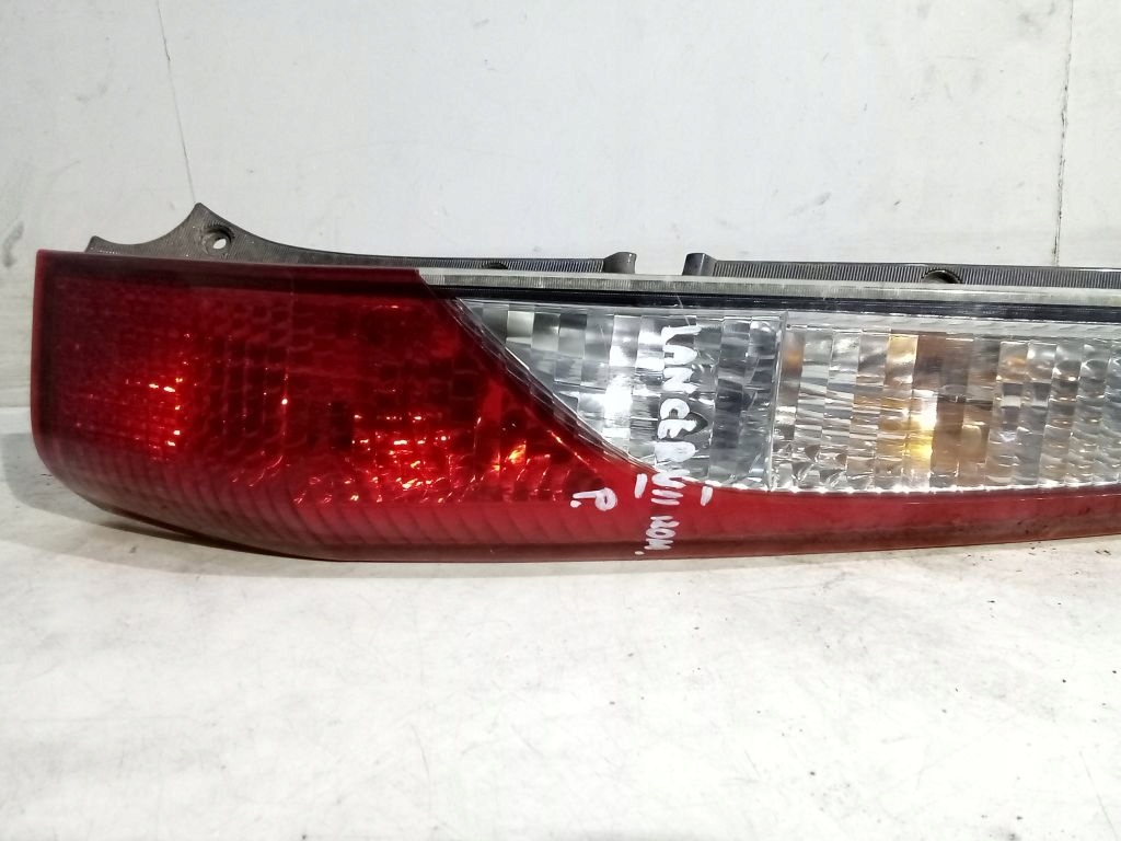 Mitsubishi Lancer VII 7 kombi light right rear part rear