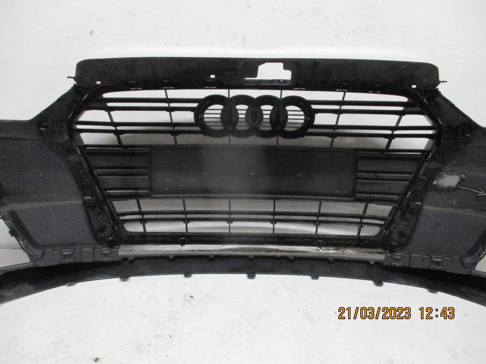bumper Audi A3 8V0 17R below XENON PDC front