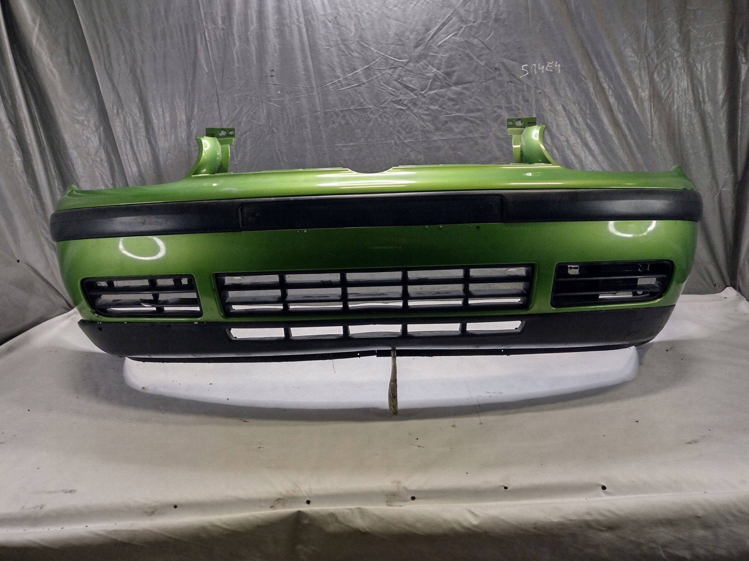 front bumper Volkswagen Golf IV 4 k: LA6P